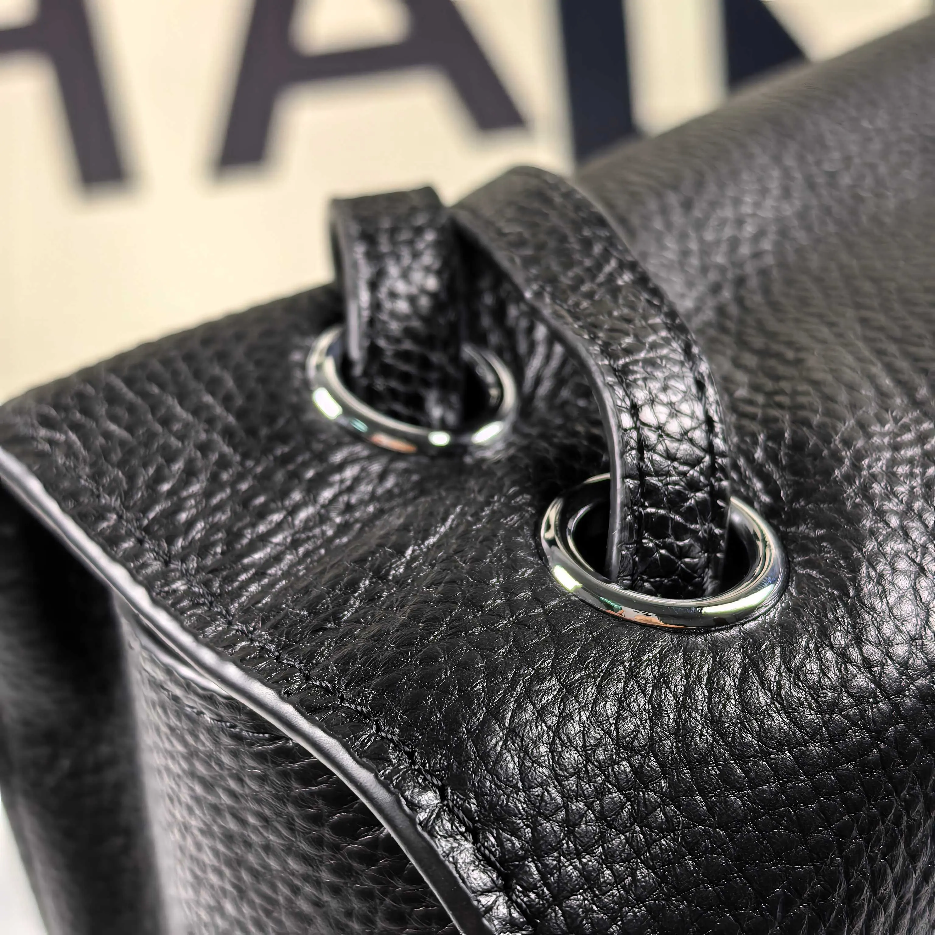 Chanel Classic Flap 牛皮 链条包