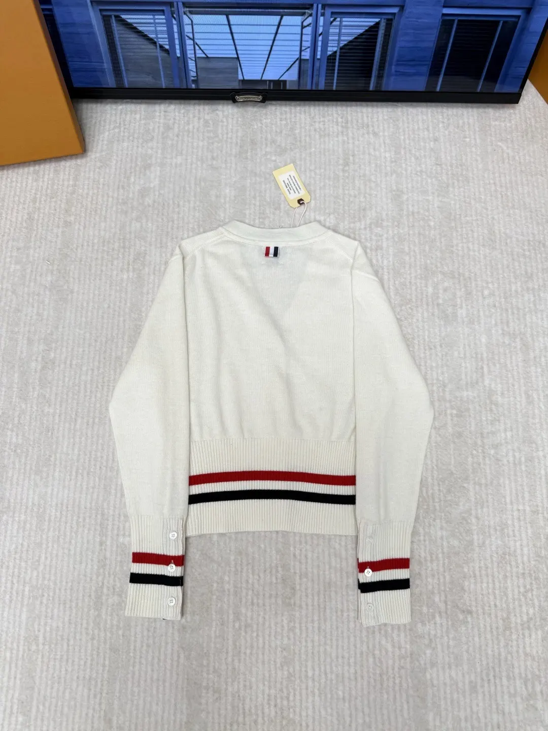 Thom Browne 26SS 白色 羊毛 外套 通勤休閒款(數字2) Thom Browne 26SS 白色 羊毛 外套 通勤休閒款(數字2)