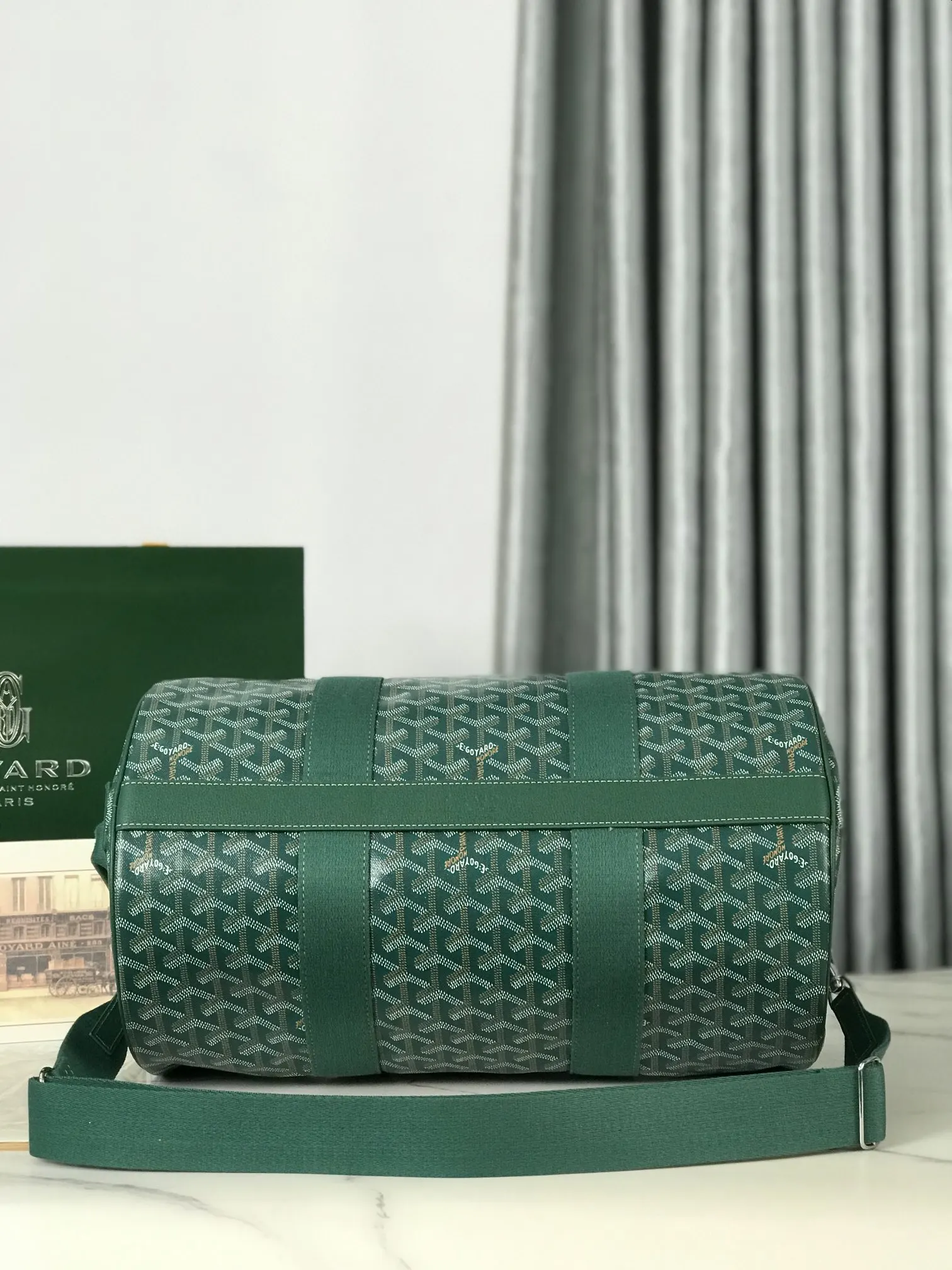 Goyard 侧边设有扣环 可以自行搭 中号背带进行肩背 旅行包 大容量旅行款