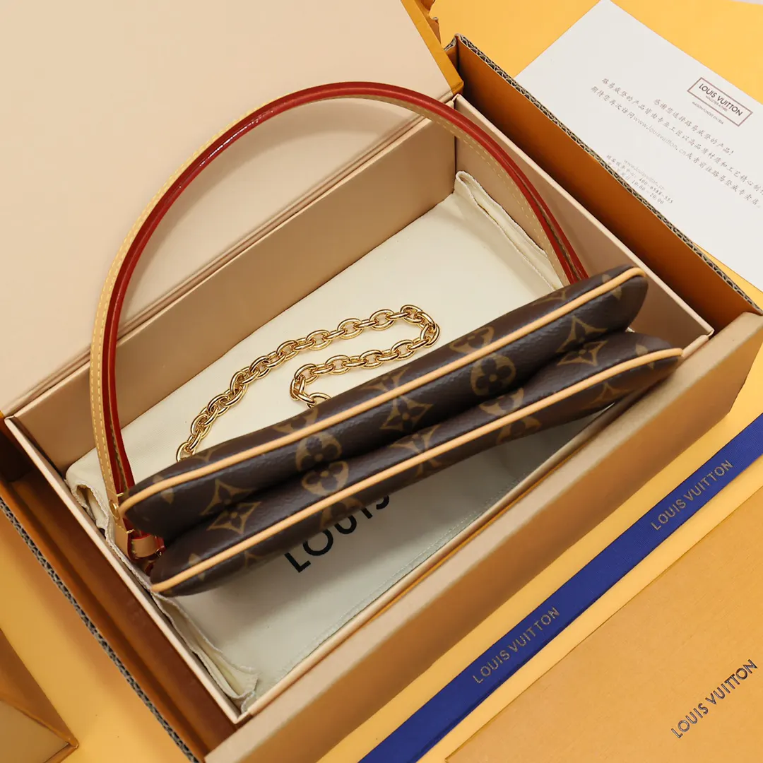 LV 金色 牛皮 安全的双拉链闭合和雕刻的金色牌匾完成了这件時尚的作品 雙肩包 实用雙肩款
