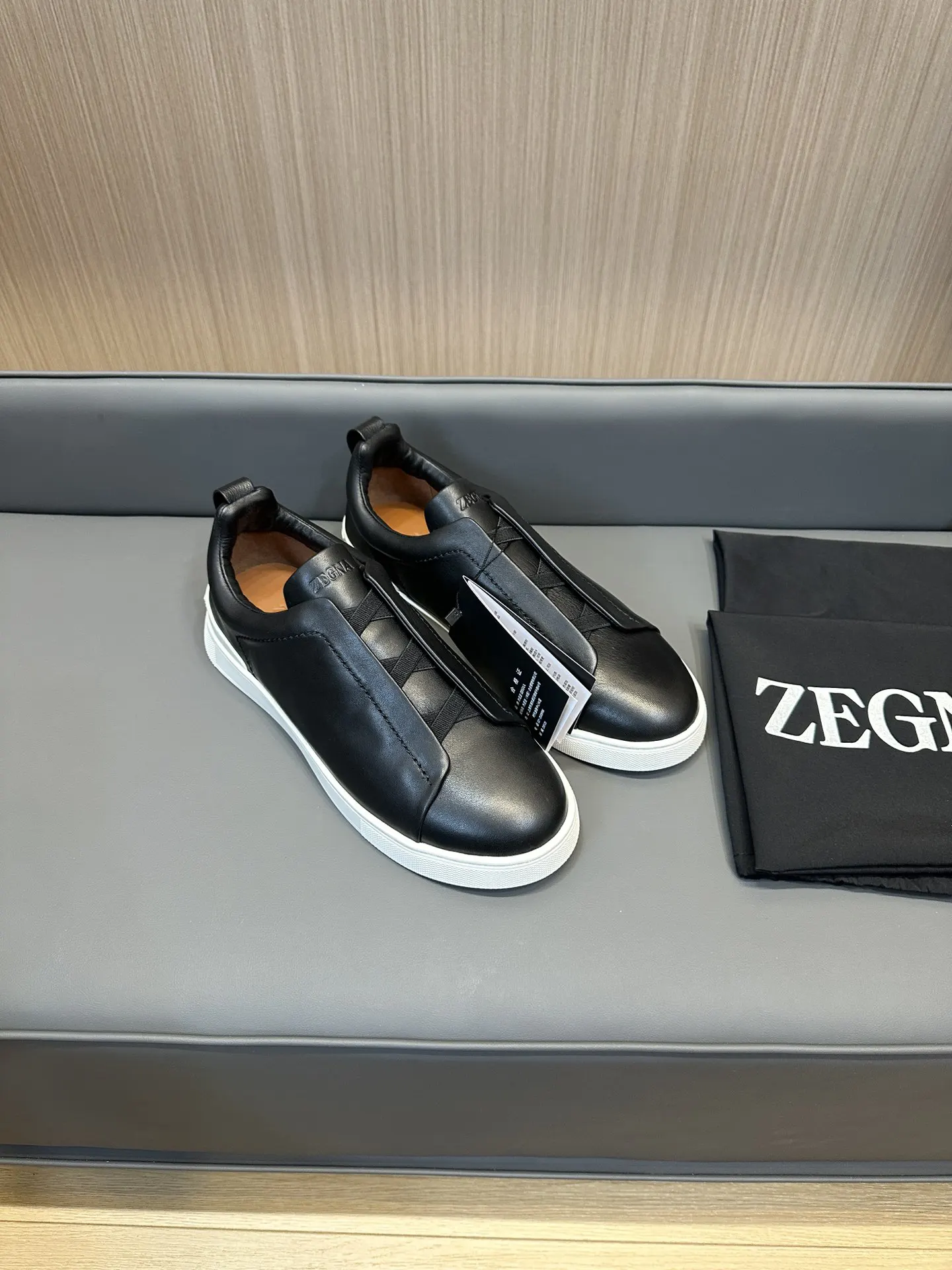 Triple S Casual Versatile Image 7 Triple S Casual Versatile Image 7