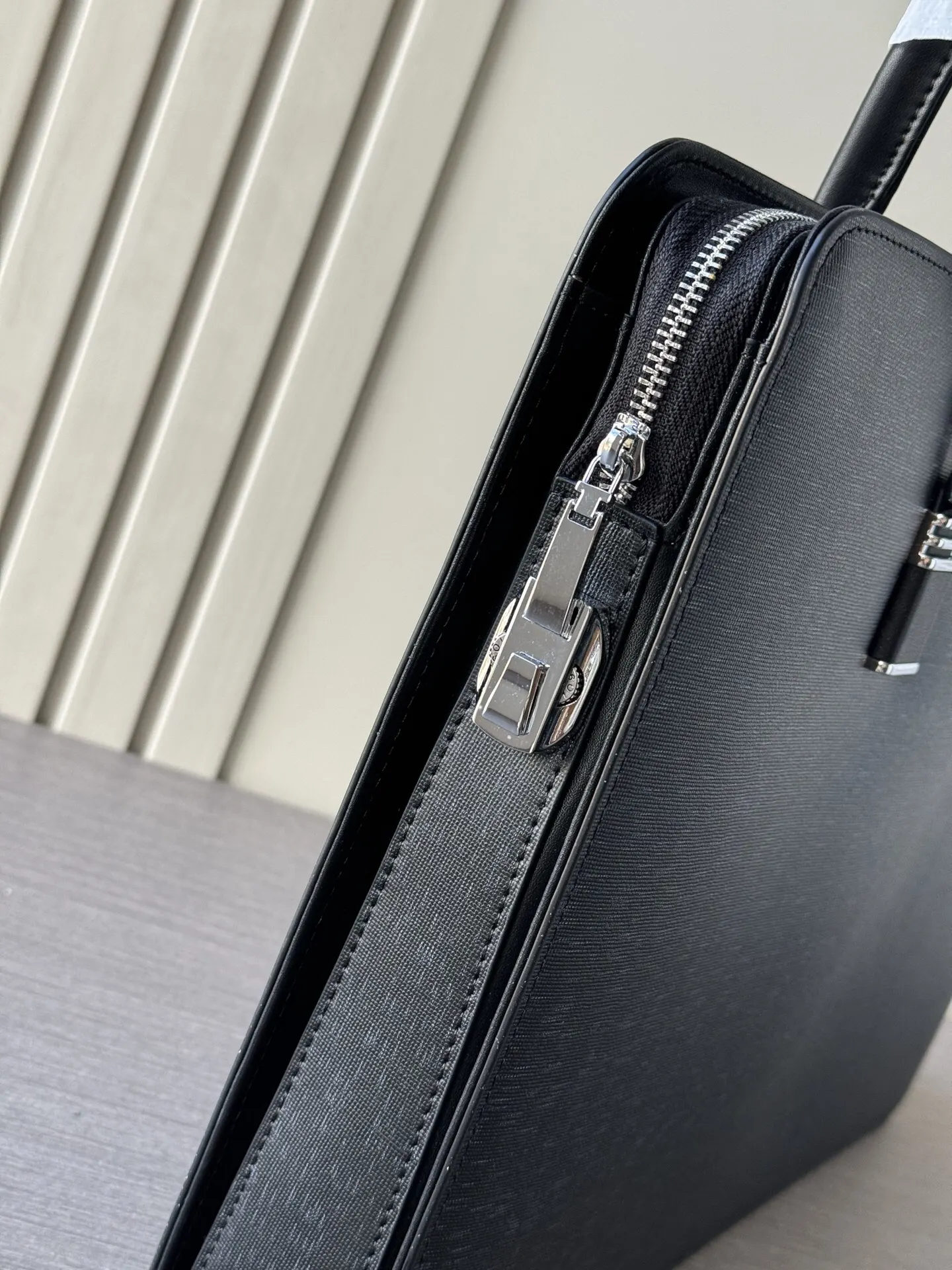 Prada 黑色 藍色 牛皮 公文包 商務通勤款