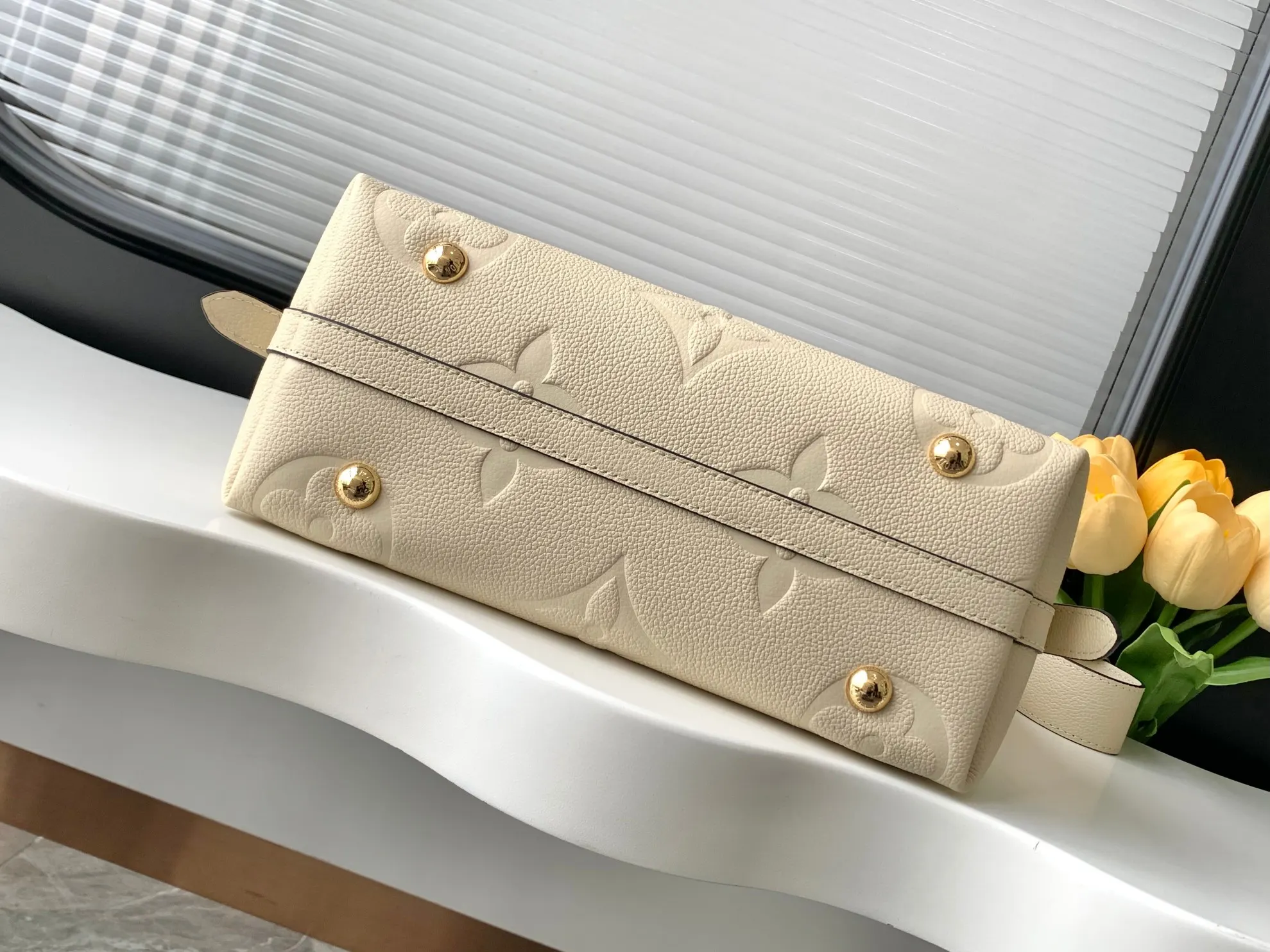 CarryAll 米白 Mo手拿包 精致手拿款