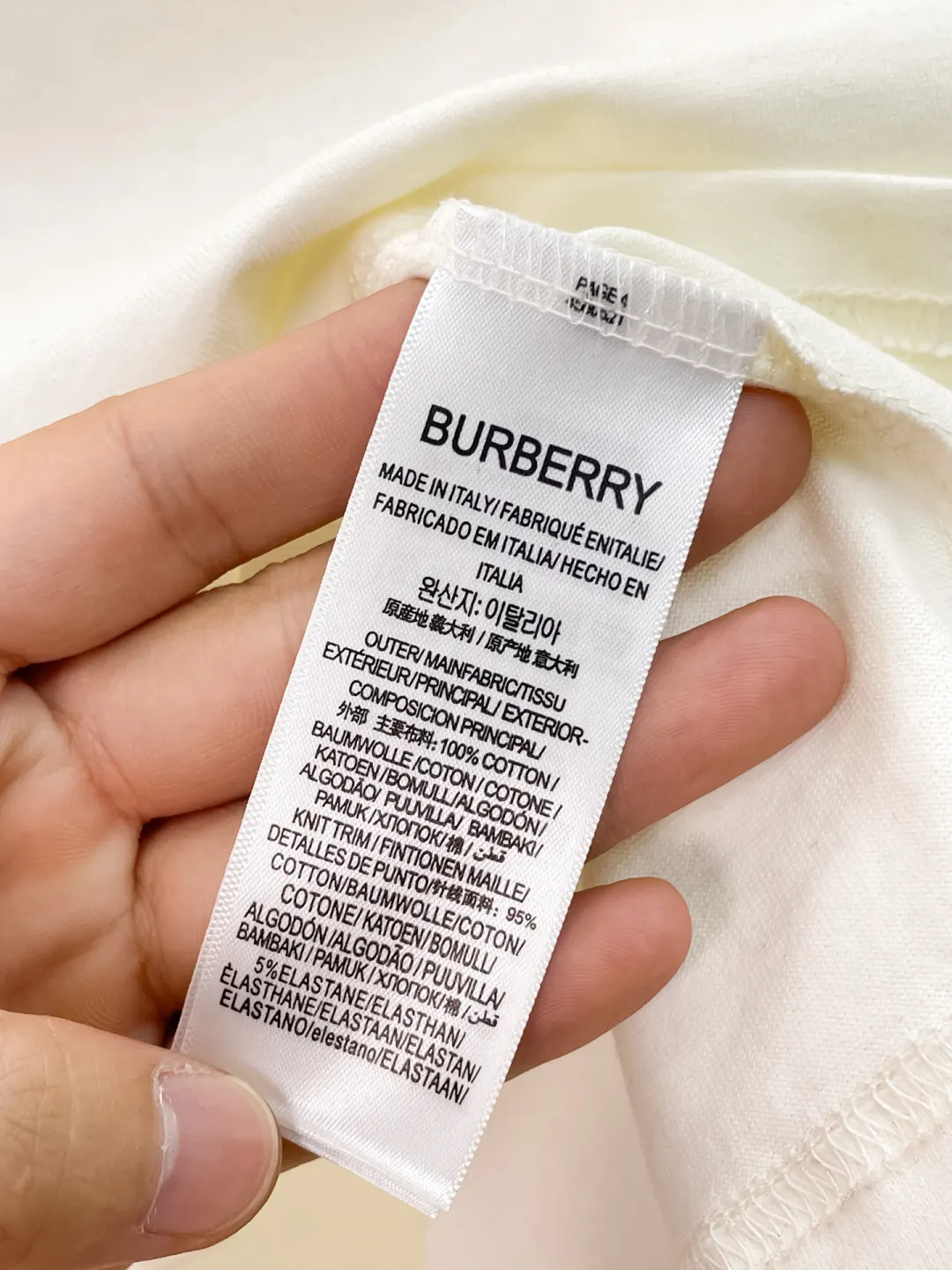 Burberry Embroidery Short Sleeve T-Shirt Casual Versatile Style Image 9 Burberry Embroidery Short Sleeve T-Shirt Casual Versatile Style Image 9
