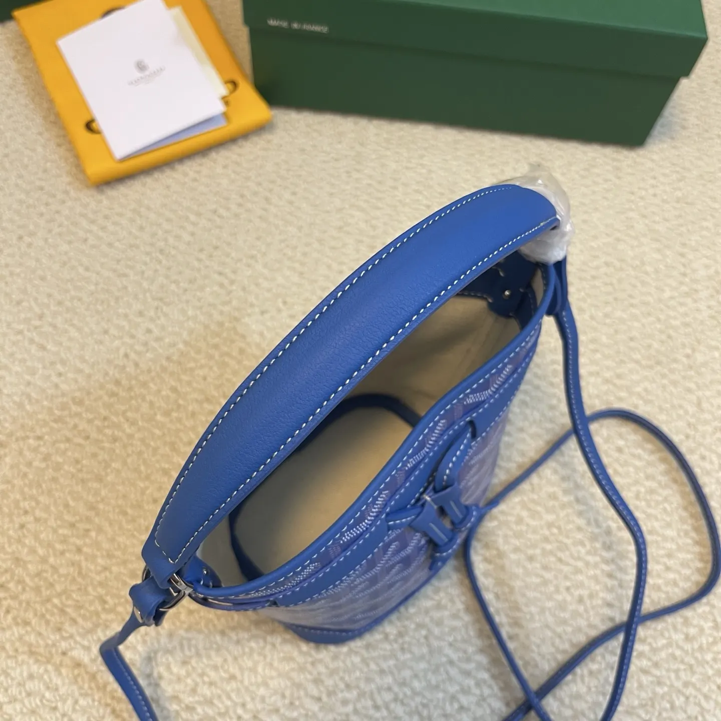 Goyard 皮革 轻盈小巧去始终保持标志性水桶百搭造型 水桶包 休閒水桶款