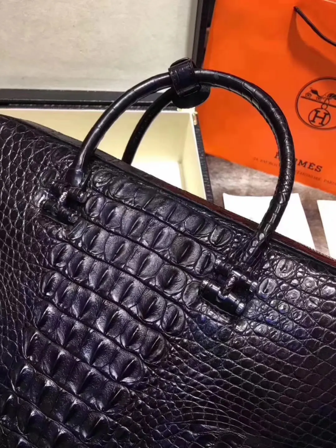 牛皮 带密码锁公文包 精品 可参考 双面泰 商務通勤款
