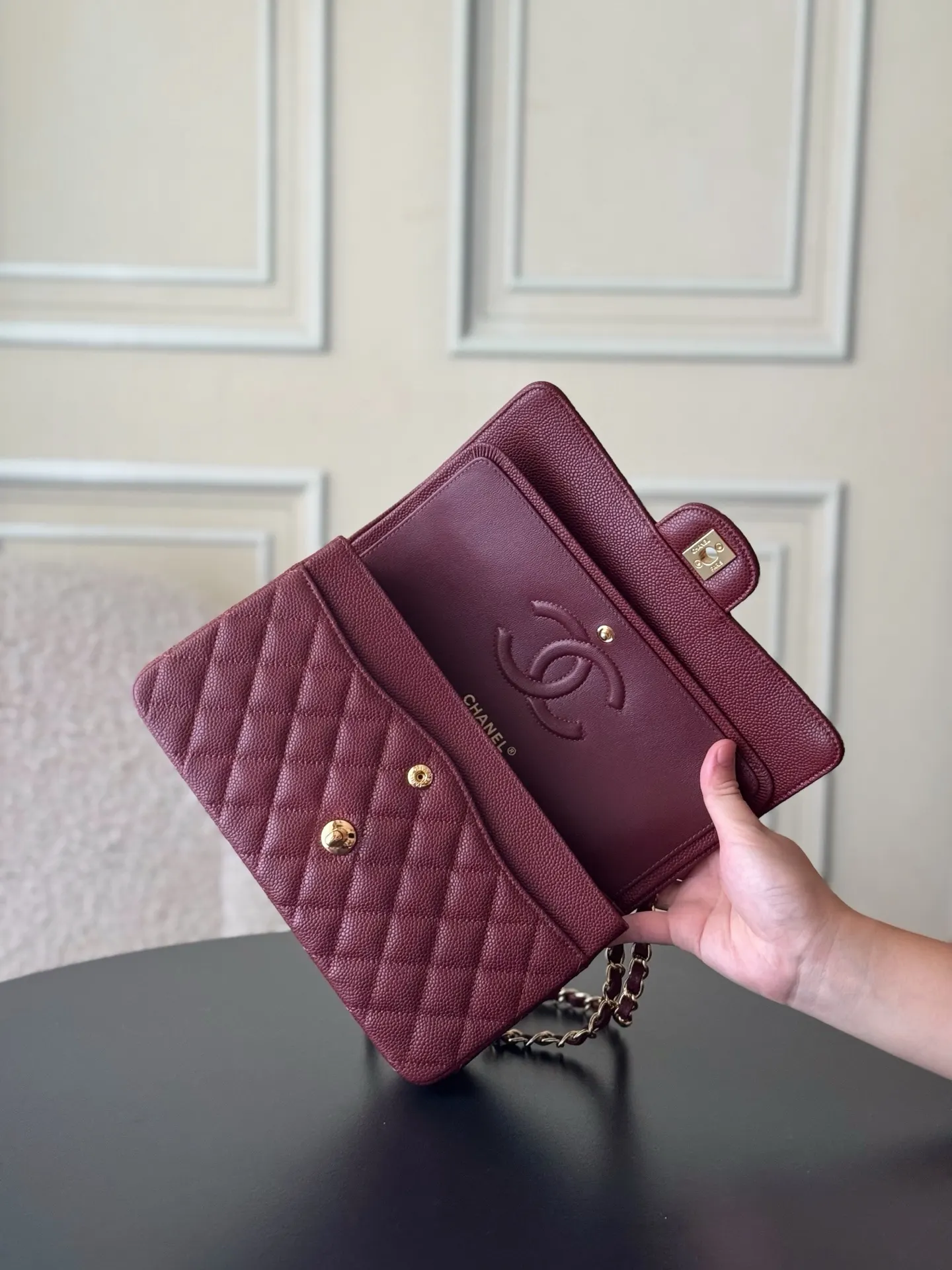Chanel 酒红色牛皮菱格链条包 金扣