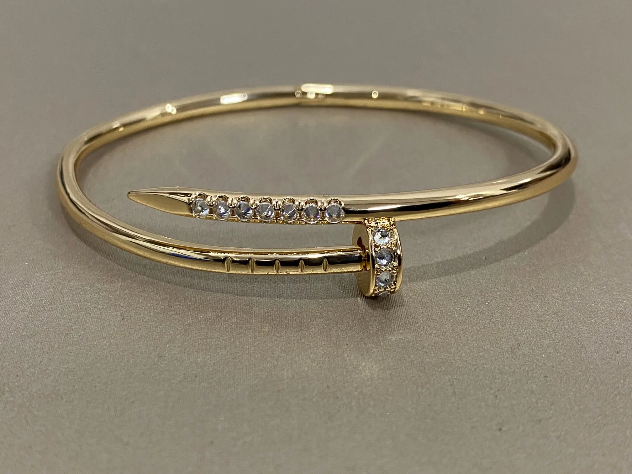 Cartier 钻石 手鐲 精致腕饰款