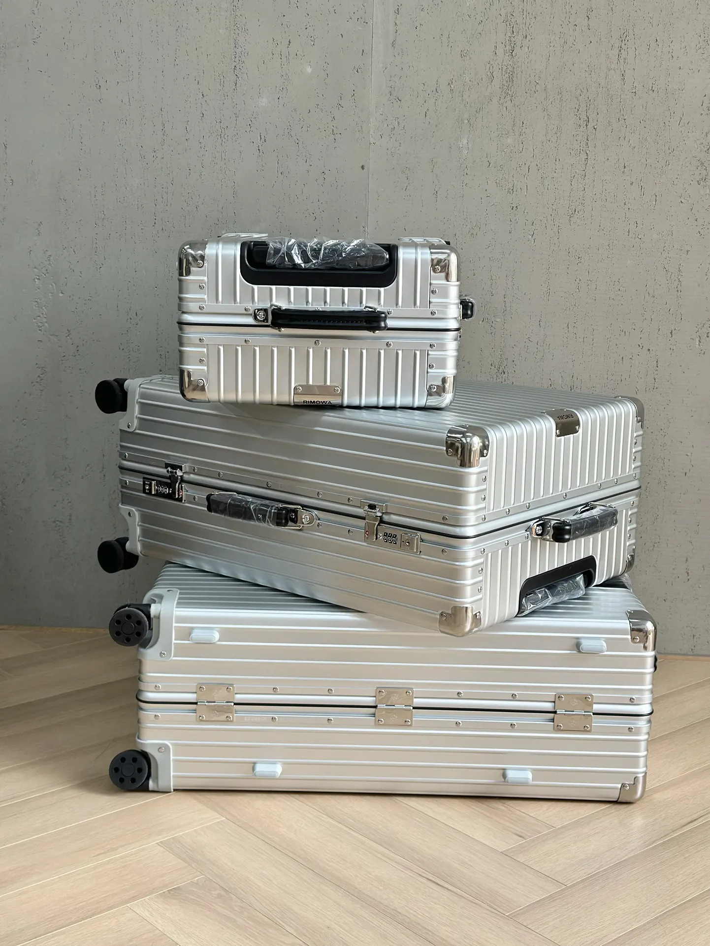 黑色 銀色 宝藏行李箱 你的 梦中情箱 Rimowa 復古 旅行拉杆款 輕便出行款