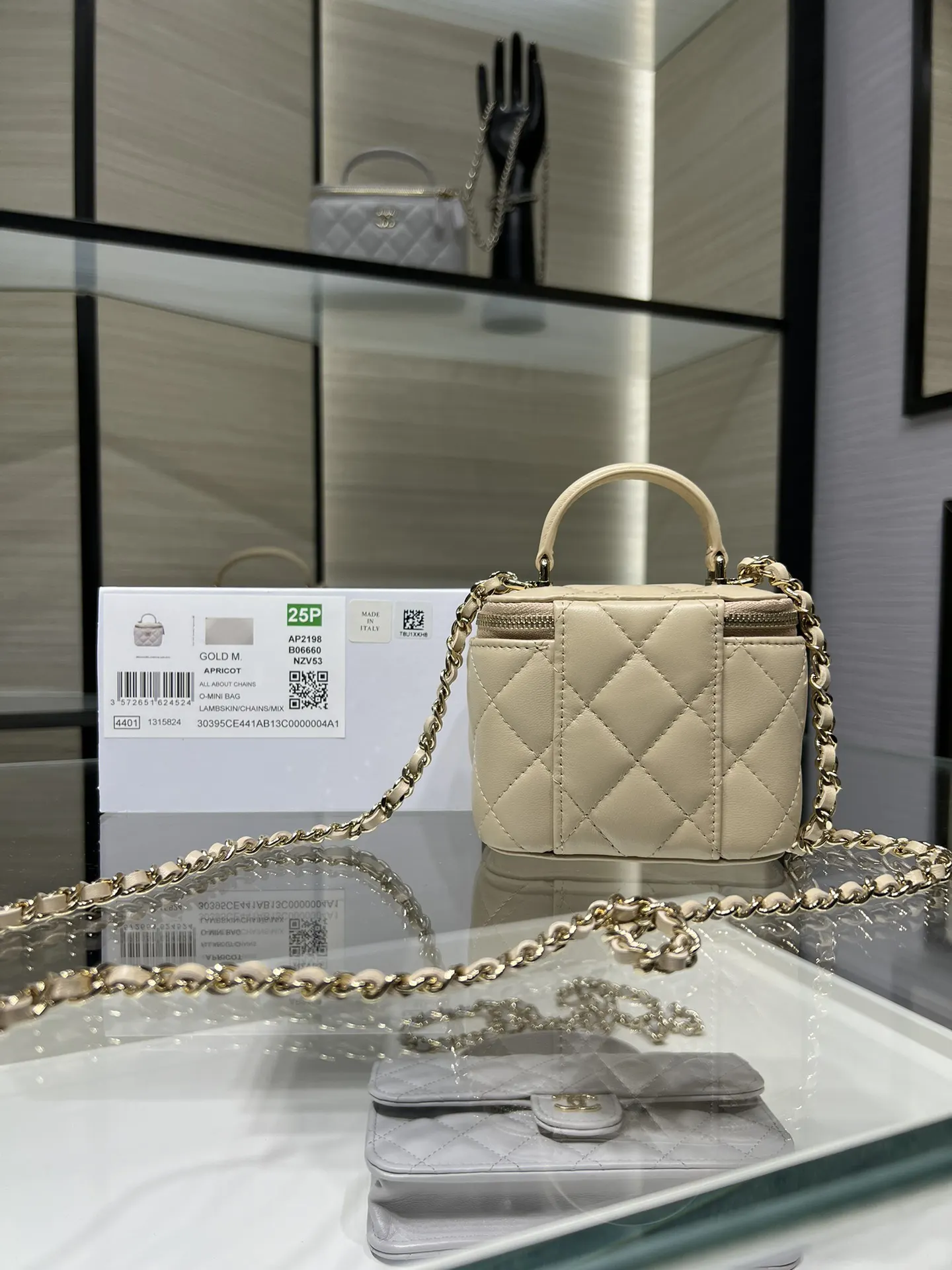 Chanel 19 小號 米色 皮革 菱格絎縫 鏈條包