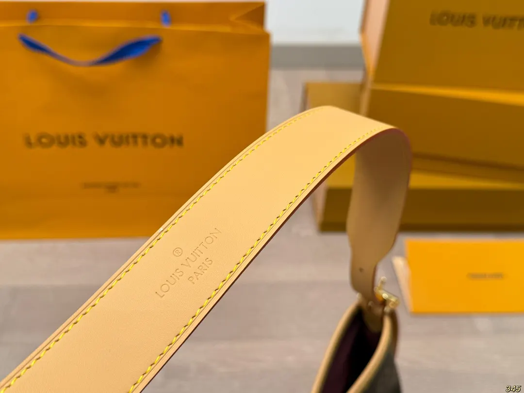 LV CarryAll 帆布 手拿包 精致手拿款(數字9) LV CarryAll 帆布 手拿包 精致手拿款(數字9)
