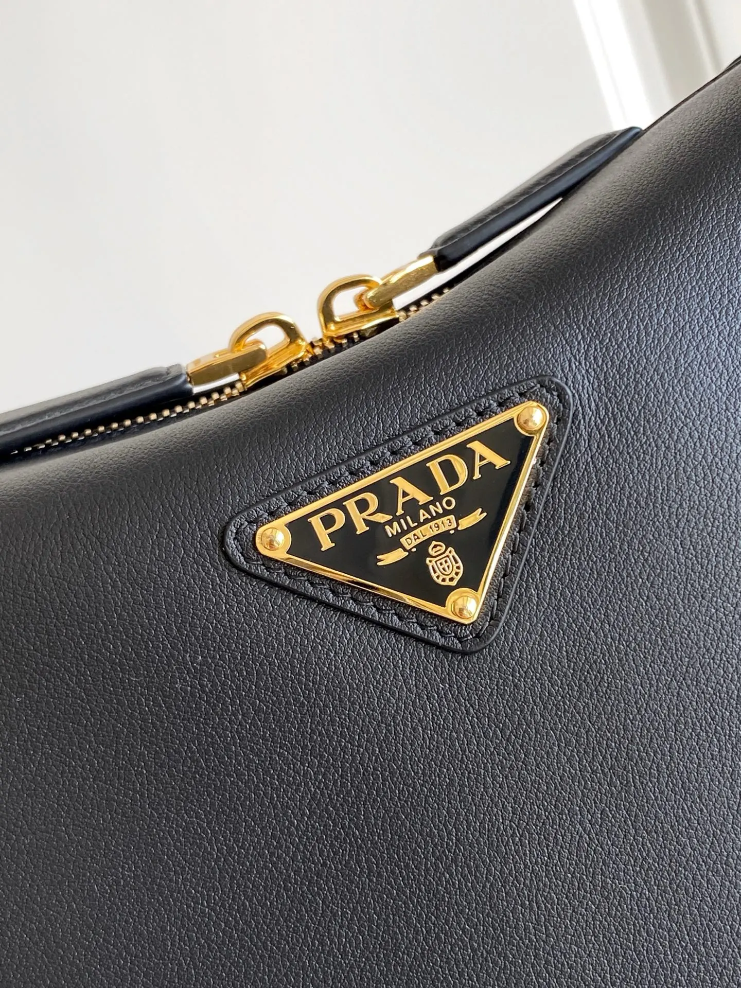 PRADA 1BA444 牛皮 羊皮 手提包 日常通勤款