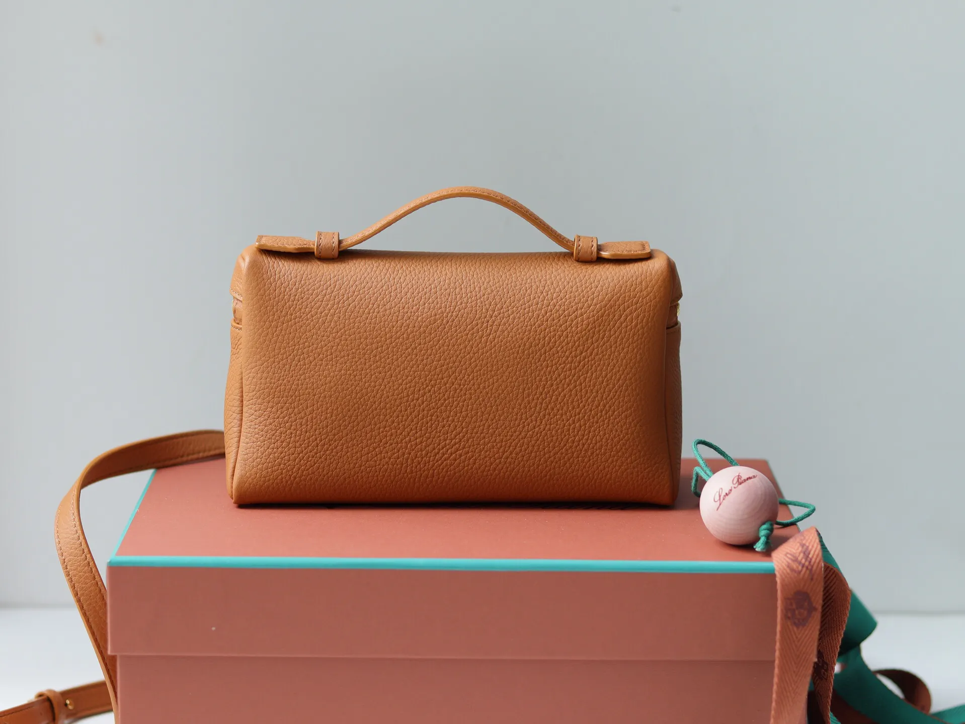 牛皮 LORO PIANA 手拿包 精致手拿款
