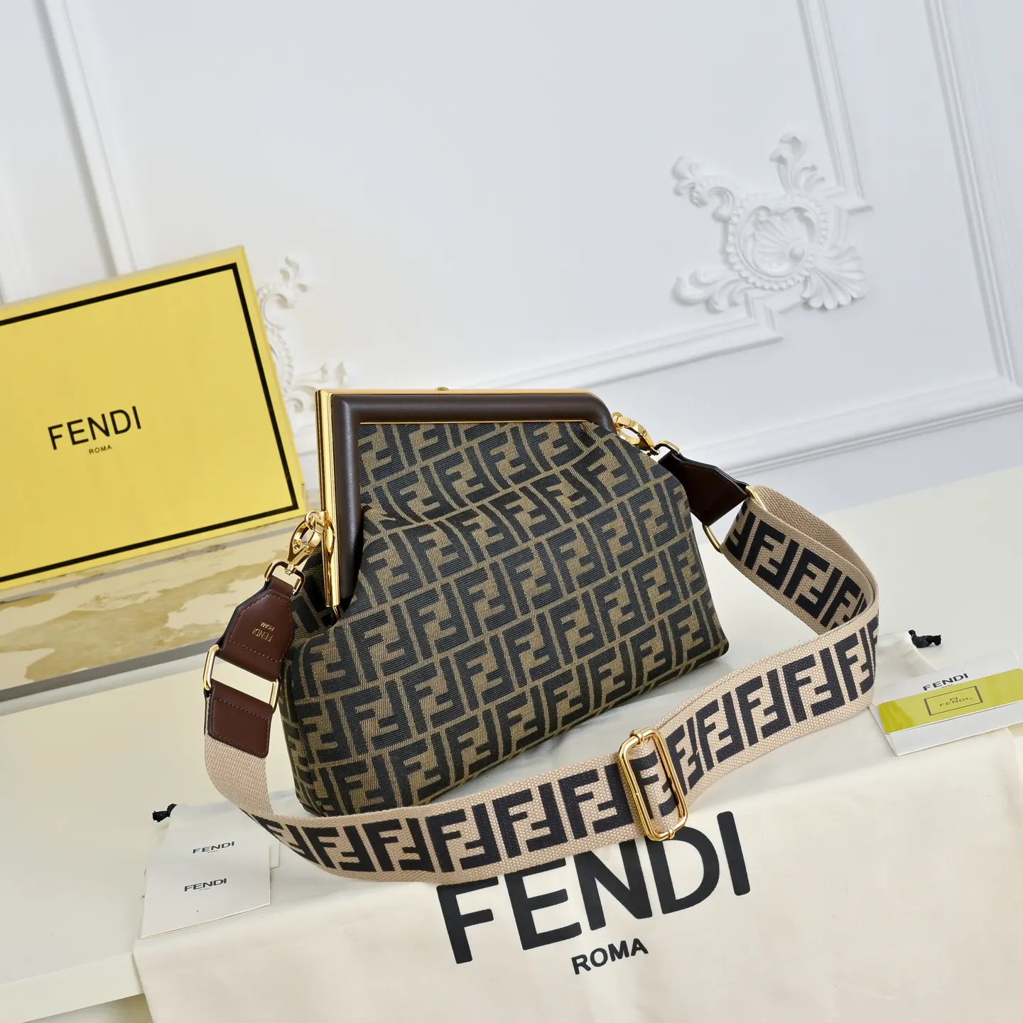全新FEND First来了 手拿包 精致手拿款