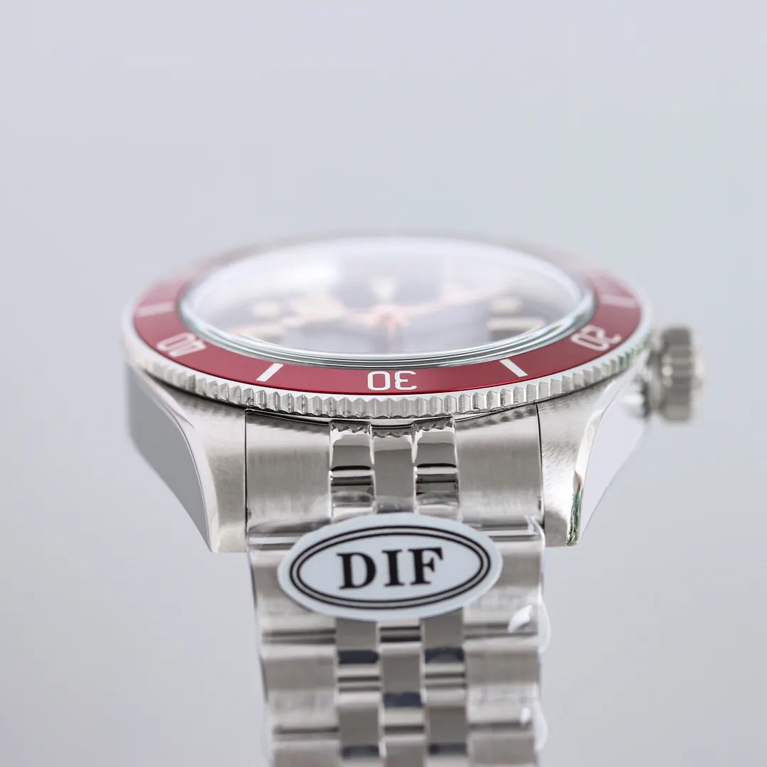 Red Watch Classic Casual