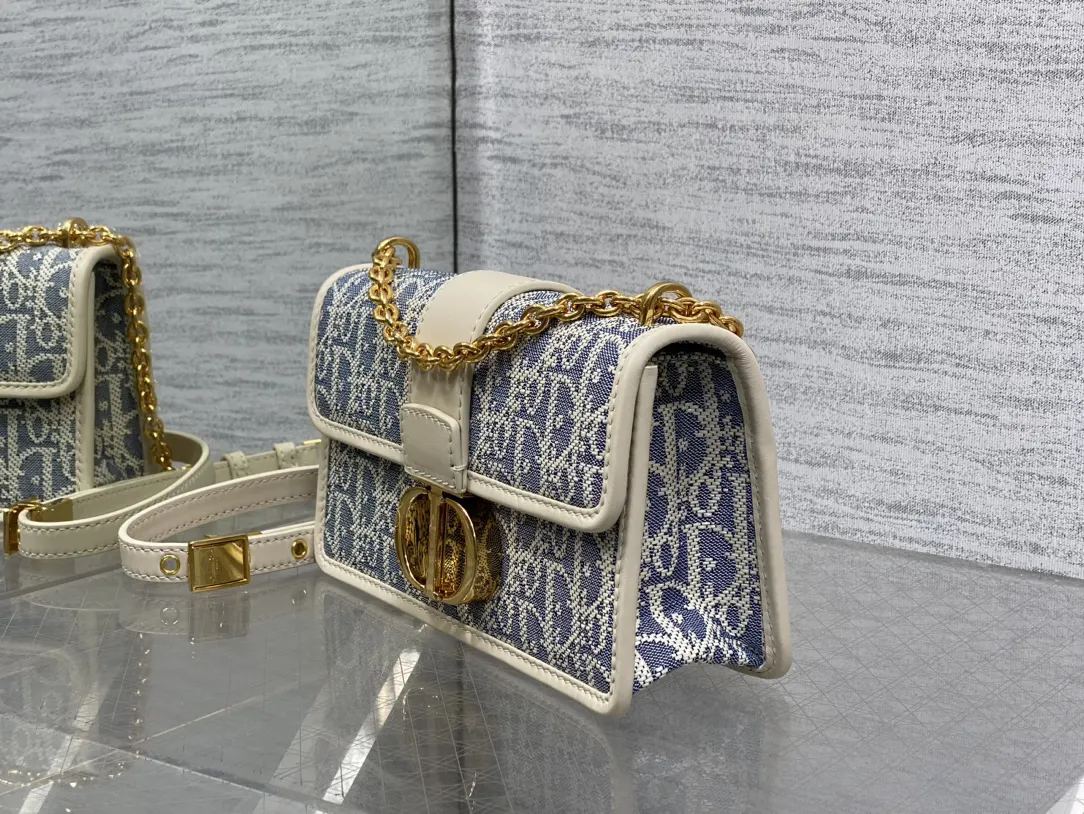 Dior 白色小牛皮鏈條包 手提斜挎(數字6) Dior 白色小牛皮鏈條包 手提斜挎(數字6)