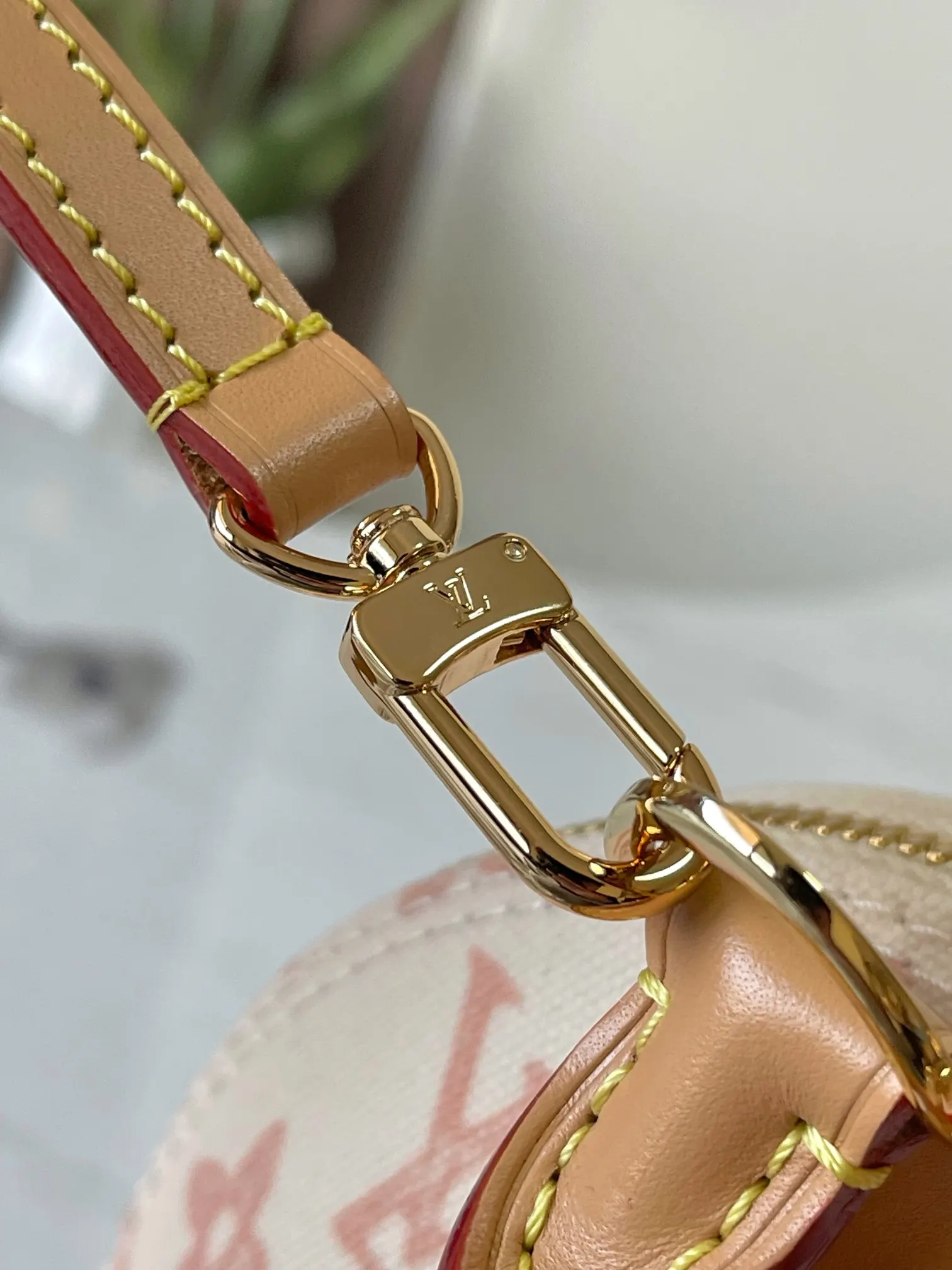 Louis Vuitton Alma 白色 皮革 手提包