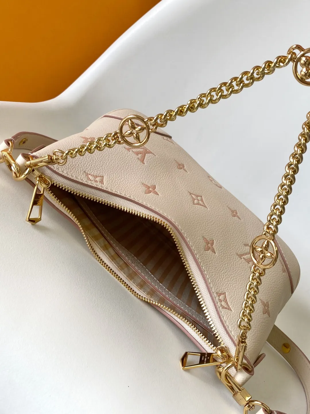 Louis Vuitton Chain Bag Leather