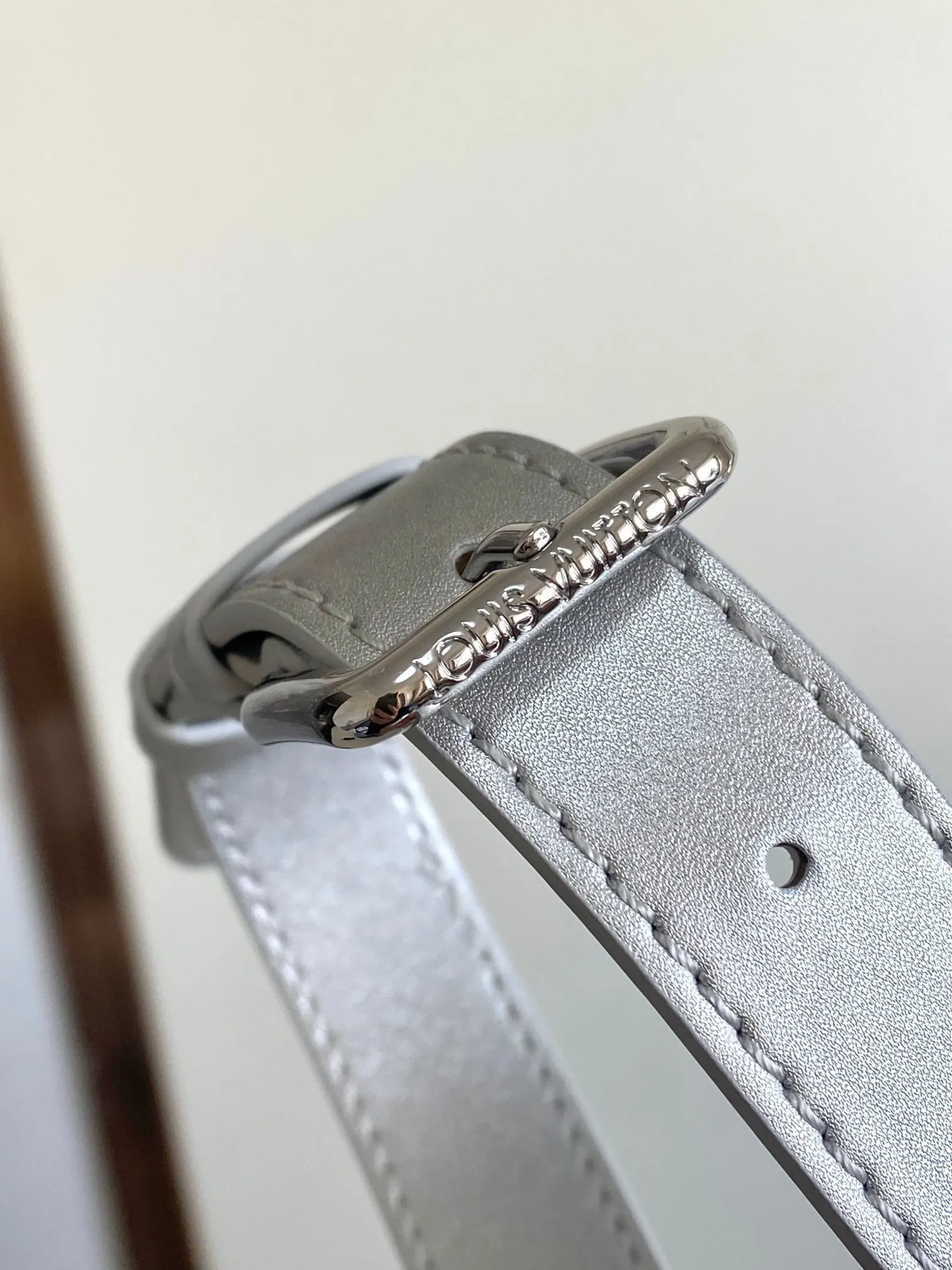 Louis Vuitton 银色 Monogram 单肩包