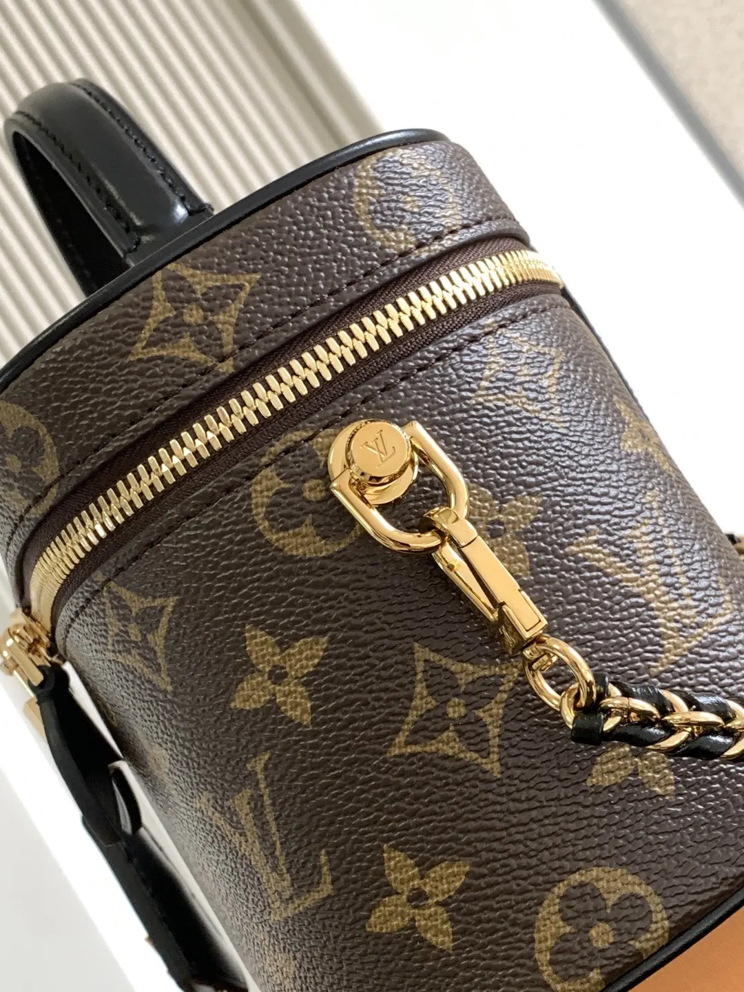 Louis Vuitton Chain Bag Canvas
