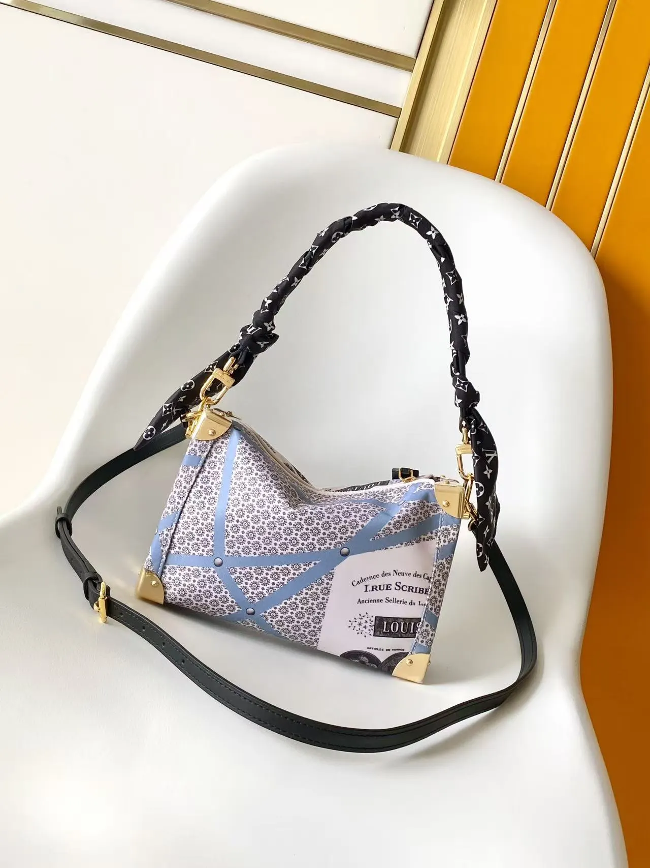 LV 牛皮 动态 Side Trunk 中号手袋出自 收納包 旅行收納款