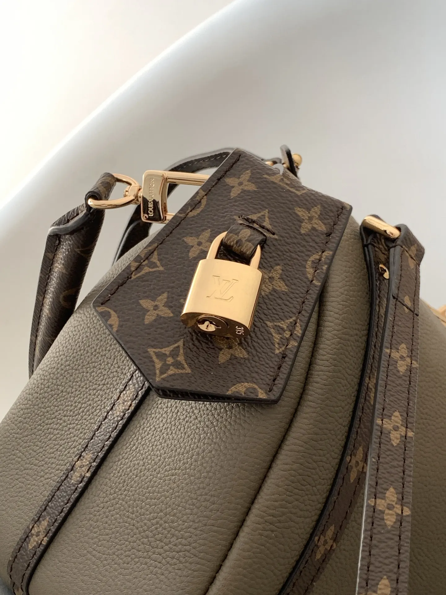 Louis Vuitton Black Gray Fashion Item Travel Leather