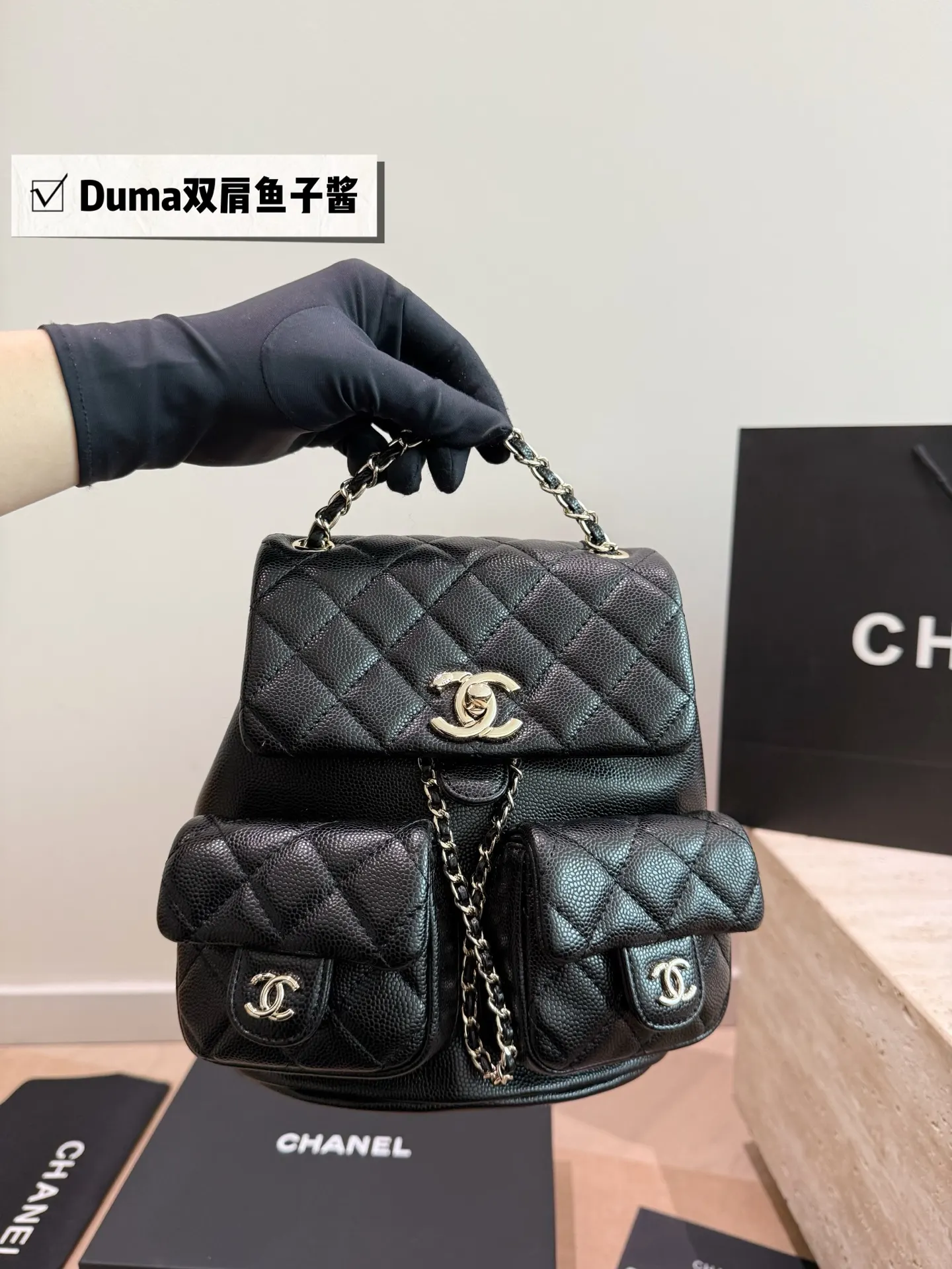 白色 金色 Duma 雙肩包 鱼子酱 浅金色五金 簡約优雅超有辨 实用雙肩款