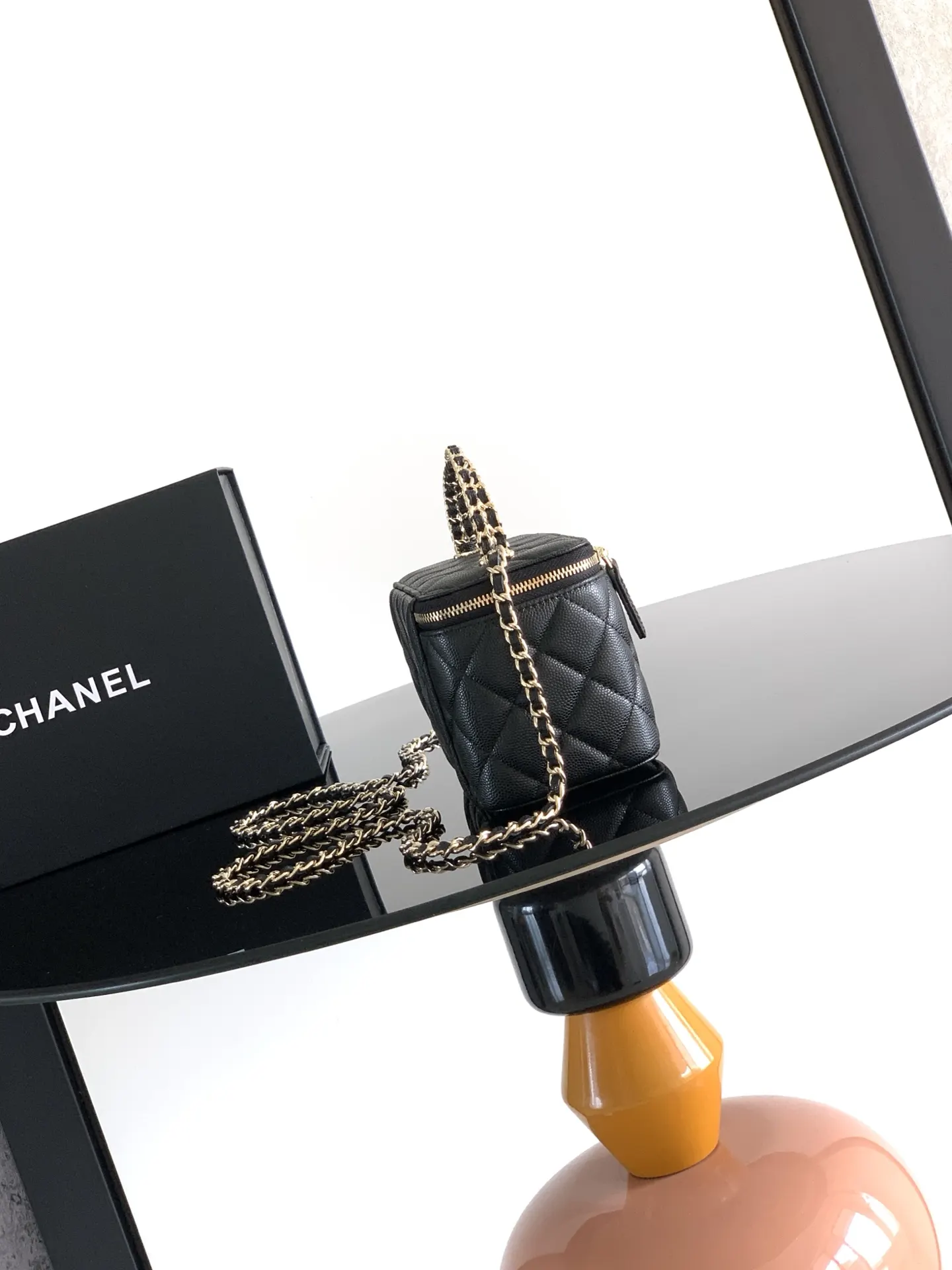 CHANEL 牛皮 春夏 鏈條 包黑金鱼子酱球纹牛皮手 鏈條包 精致鏈條款