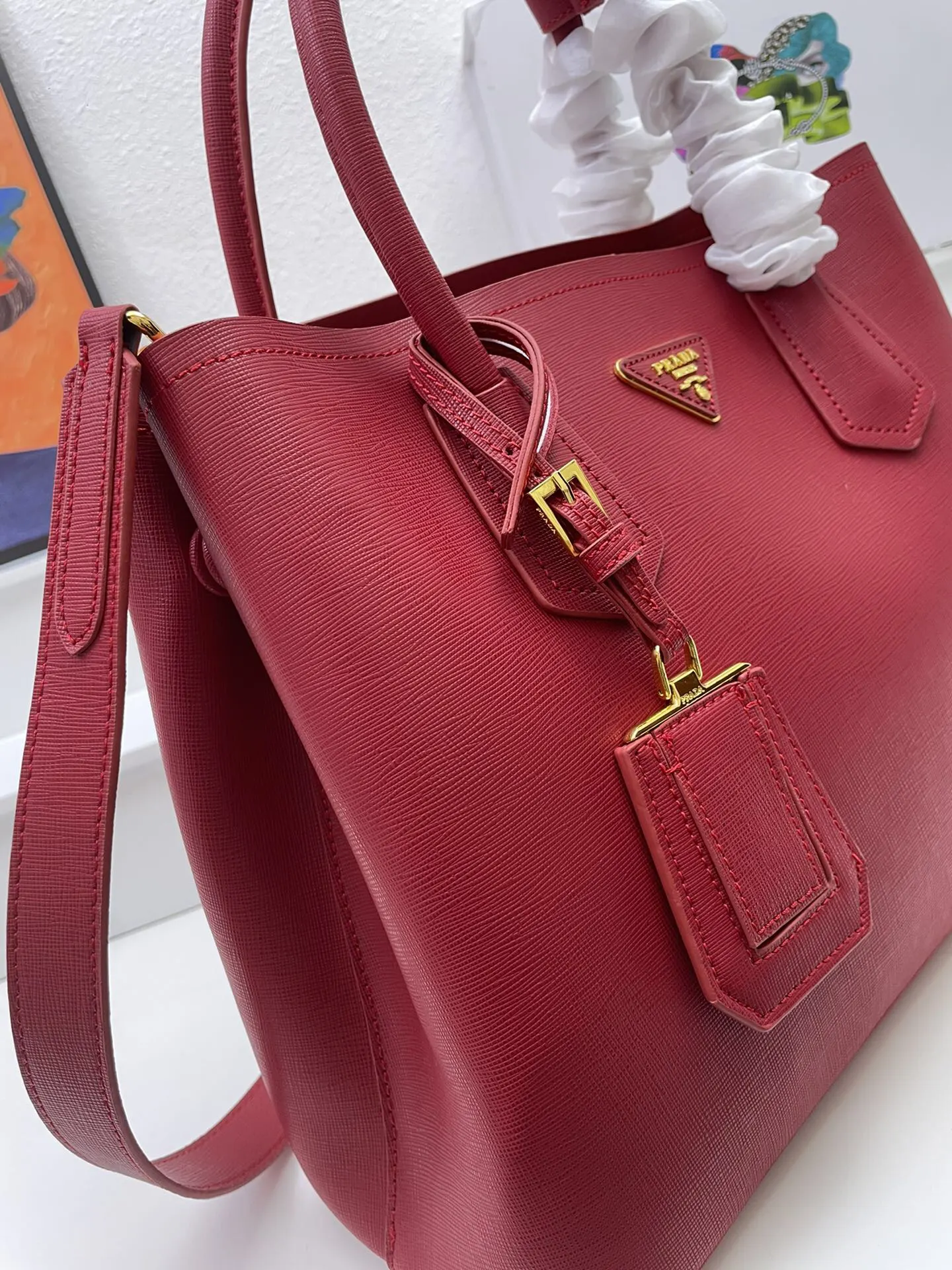 PRADA Saffiano十字纹牛皮 购物袋 轻便实用款