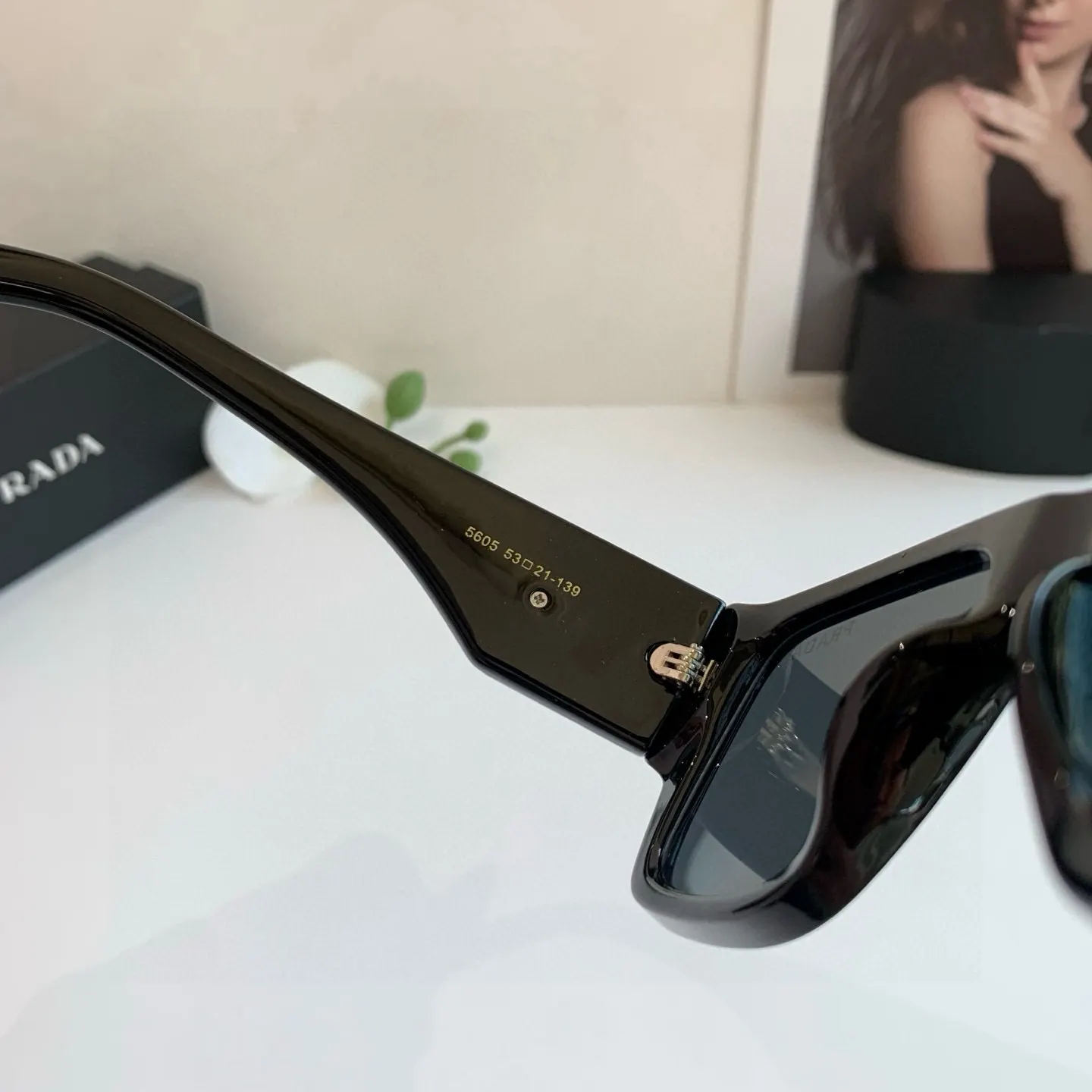 Prada 三角標 太陽鏡