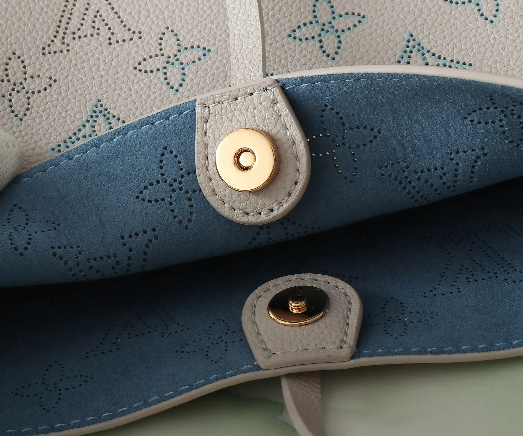 LV Large White Tote Bag Image 13 LV Large White Tote Bag Image 13