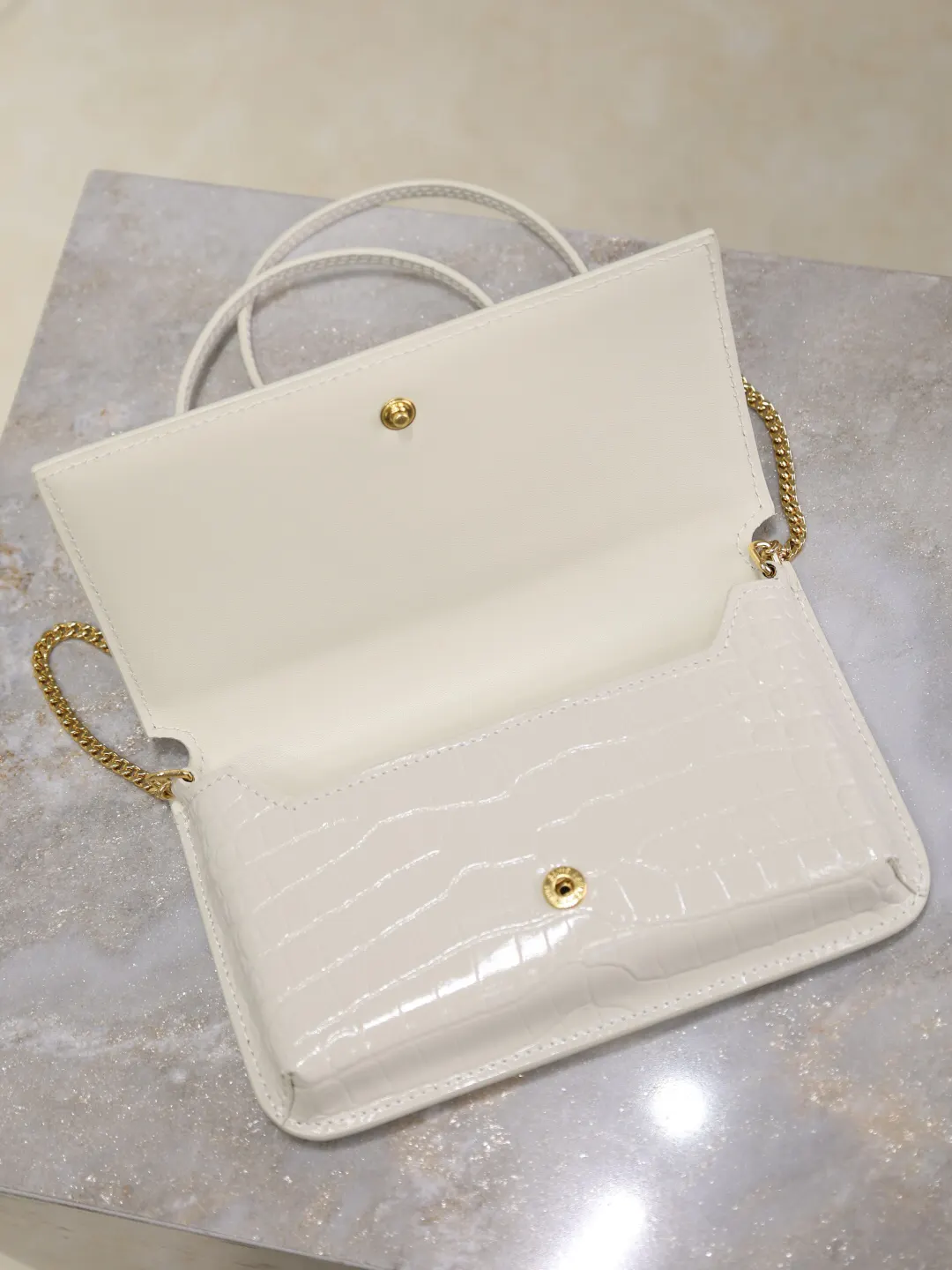 White Crossbody Bag Lightweight Image 9 White Crossbody Bag Lightweight Image 9