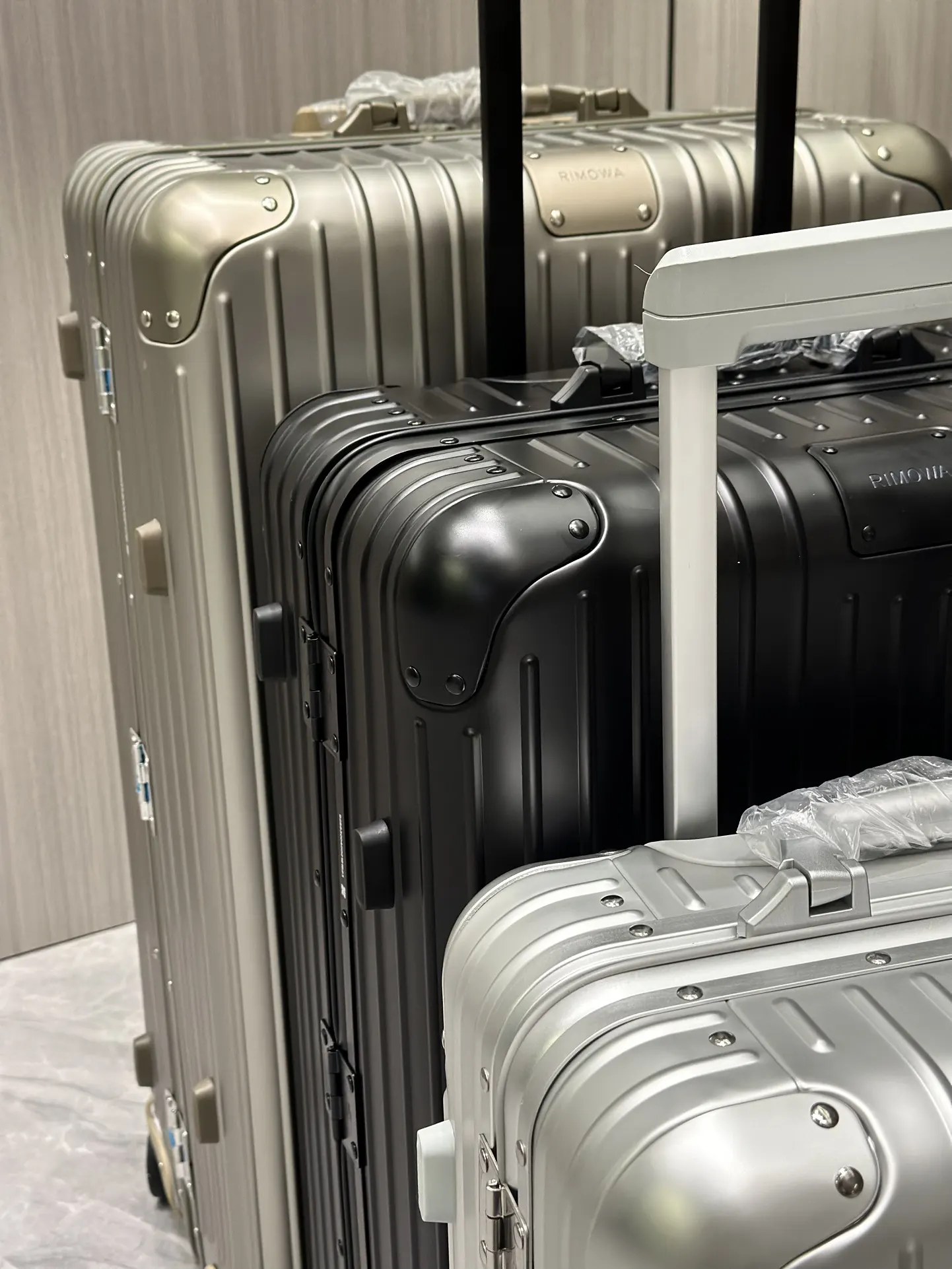Rimowa Suitcase Travel Lightweight Classic