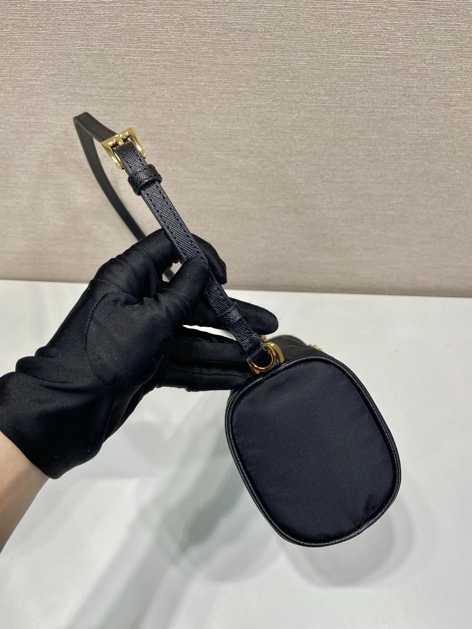 Prada Re-Nylon 1NE058 皮革 三角標 腋下包