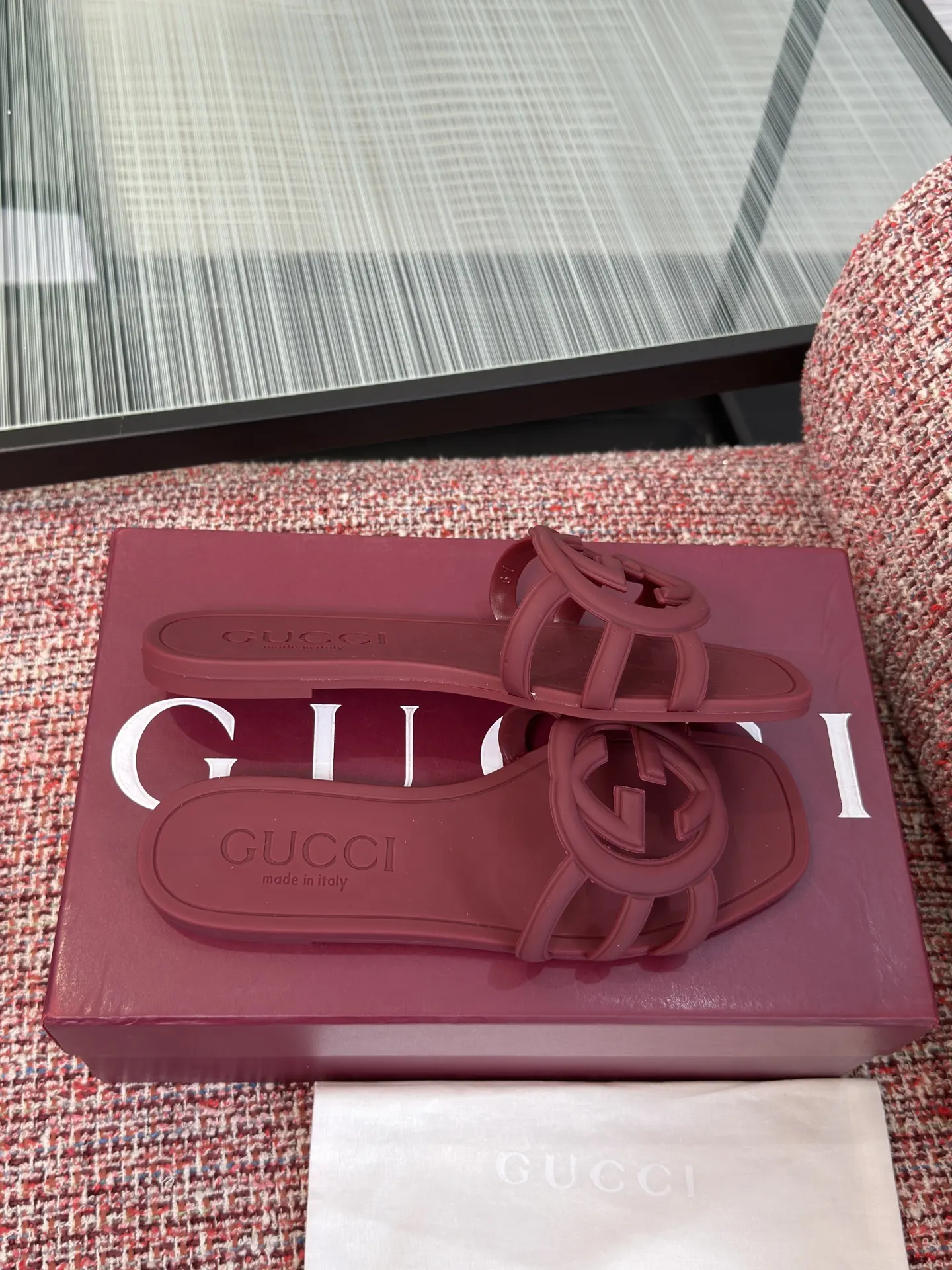 Gucci Interlocking G 酒红色凉拖 休闲款