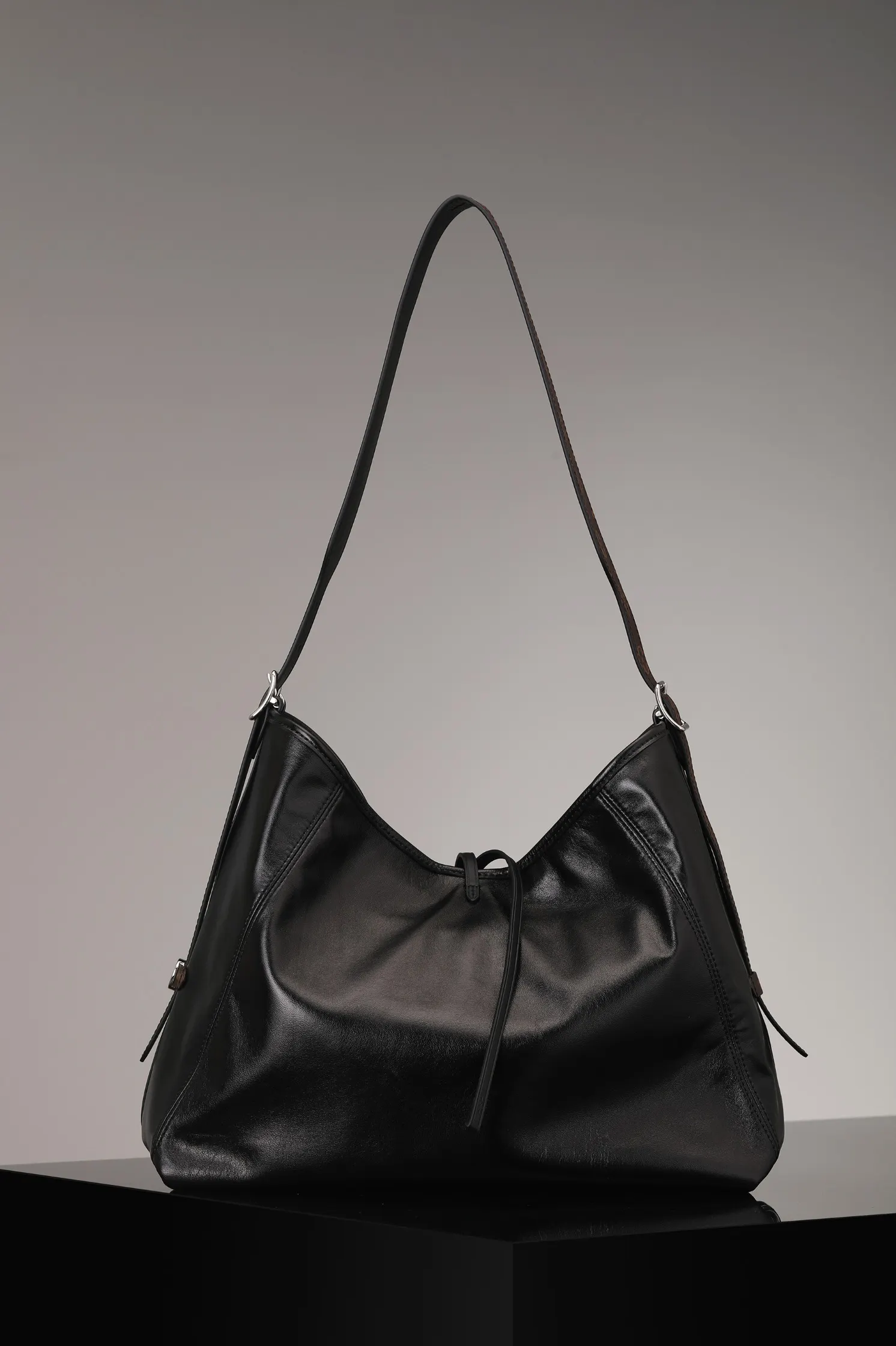 CarryAll 羊皮 新升级 真正的渠道 我们确 水桶包 休閒水桶款