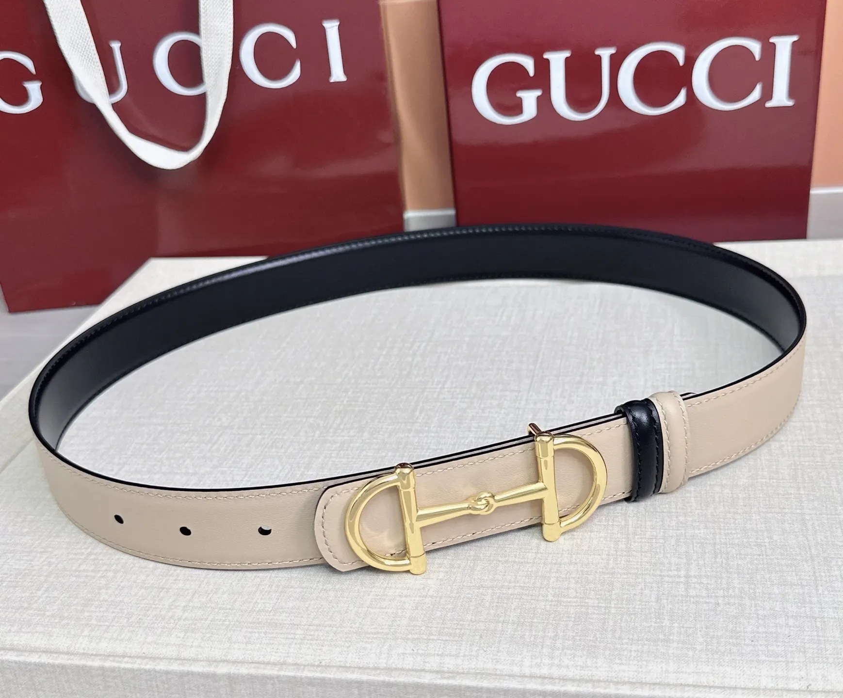 Gucci 双G扣牛皮腰带
