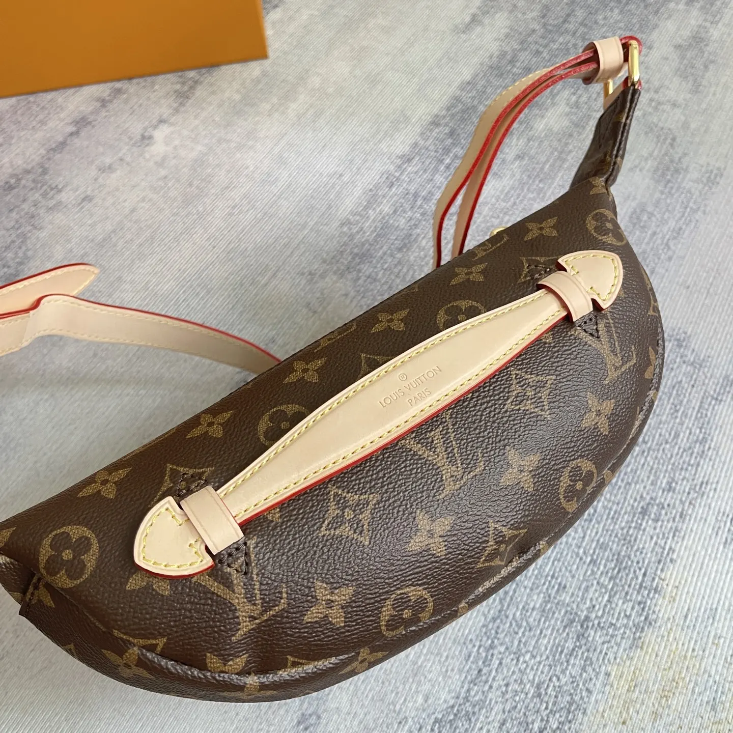 Louis Vuitton Gold Belt Bag Casual Leather