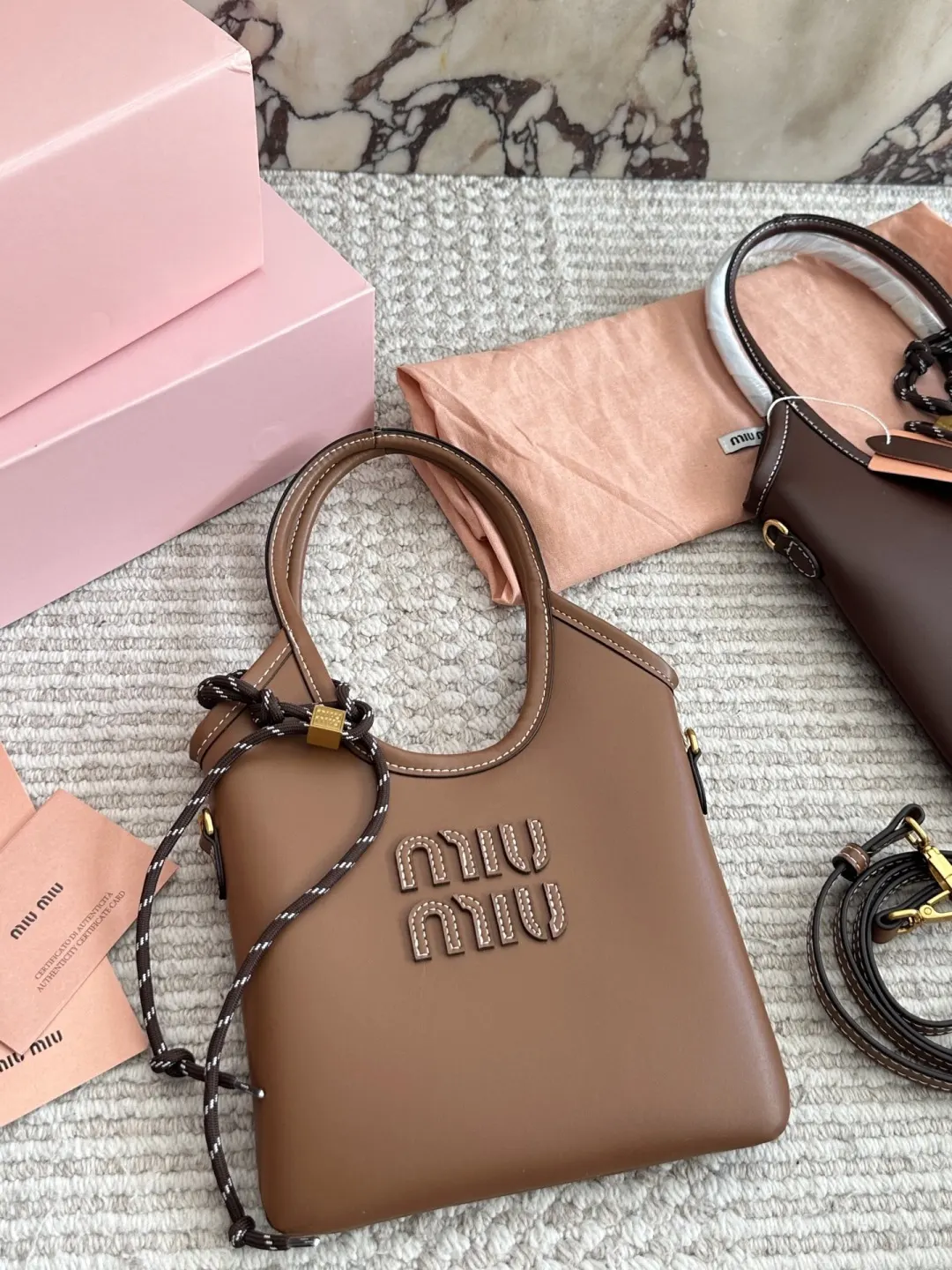 Miu 盒 miumiu 托特包 大容量托特款