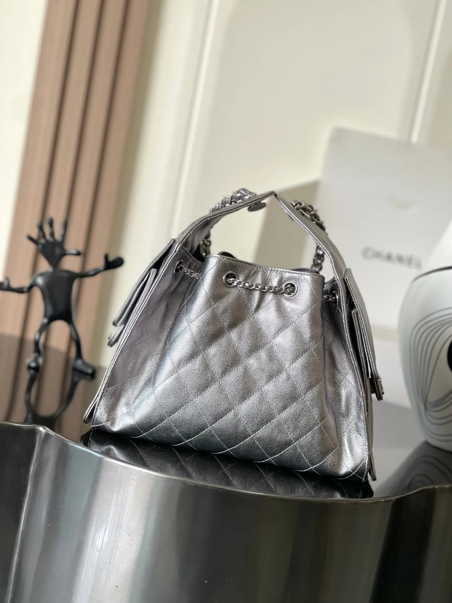 Chanel 銀灰色牛皮Hobo腋下包 金链