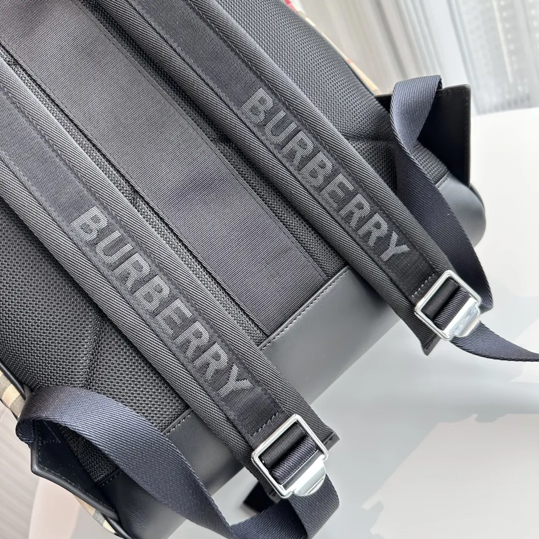 Burberry 尼龍 雙肩包 实用雙肩款