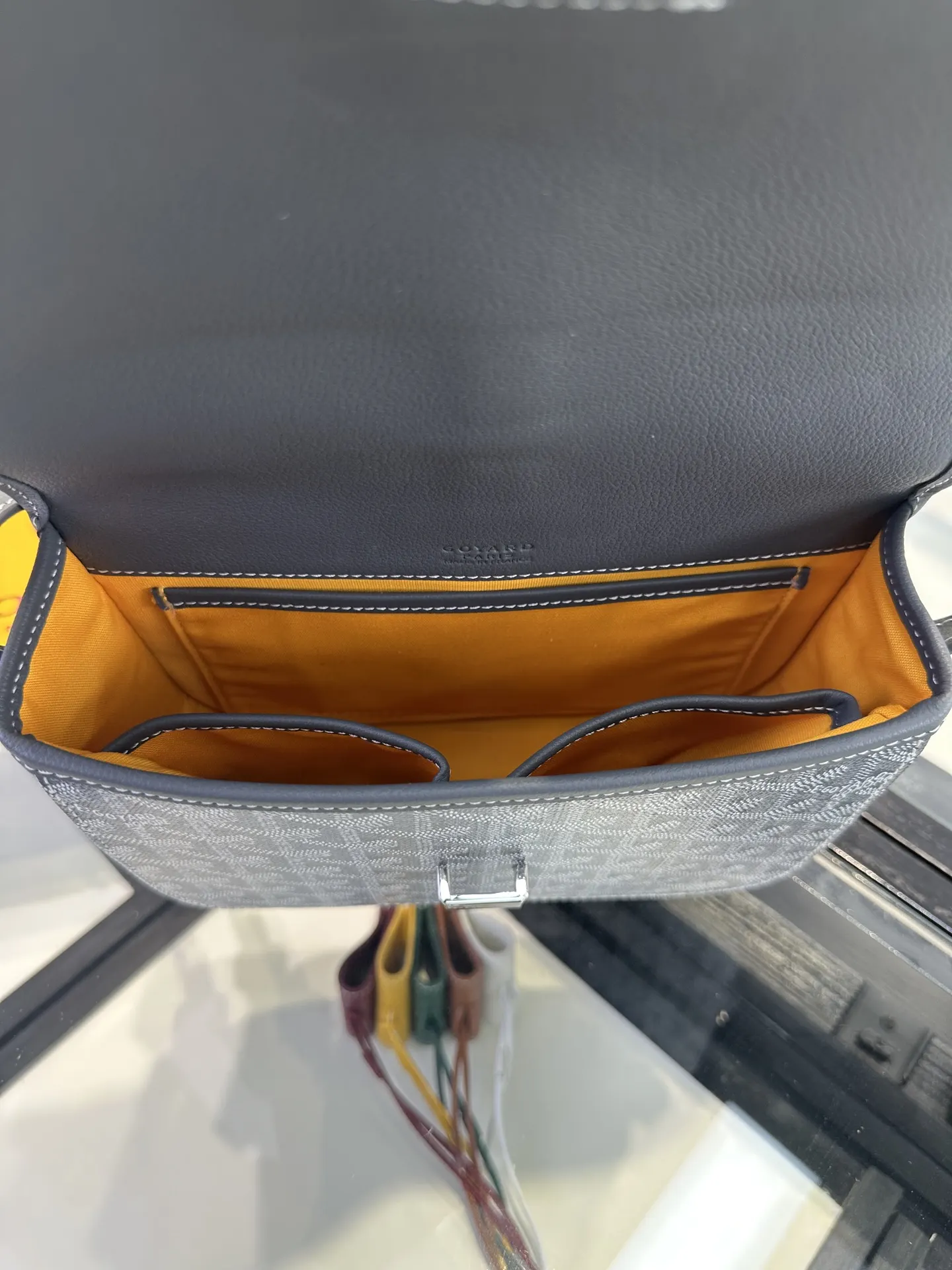 灰色 单扣邮差包 灰色 Beédère 保留了 作Be 收納包 旅行收納款