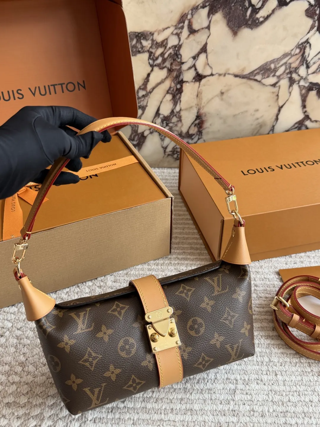 LV 粉色 牛仔 丹宁 盒 Pochette Mia 丹宁元宝包 雙肩包 实用雙肩款