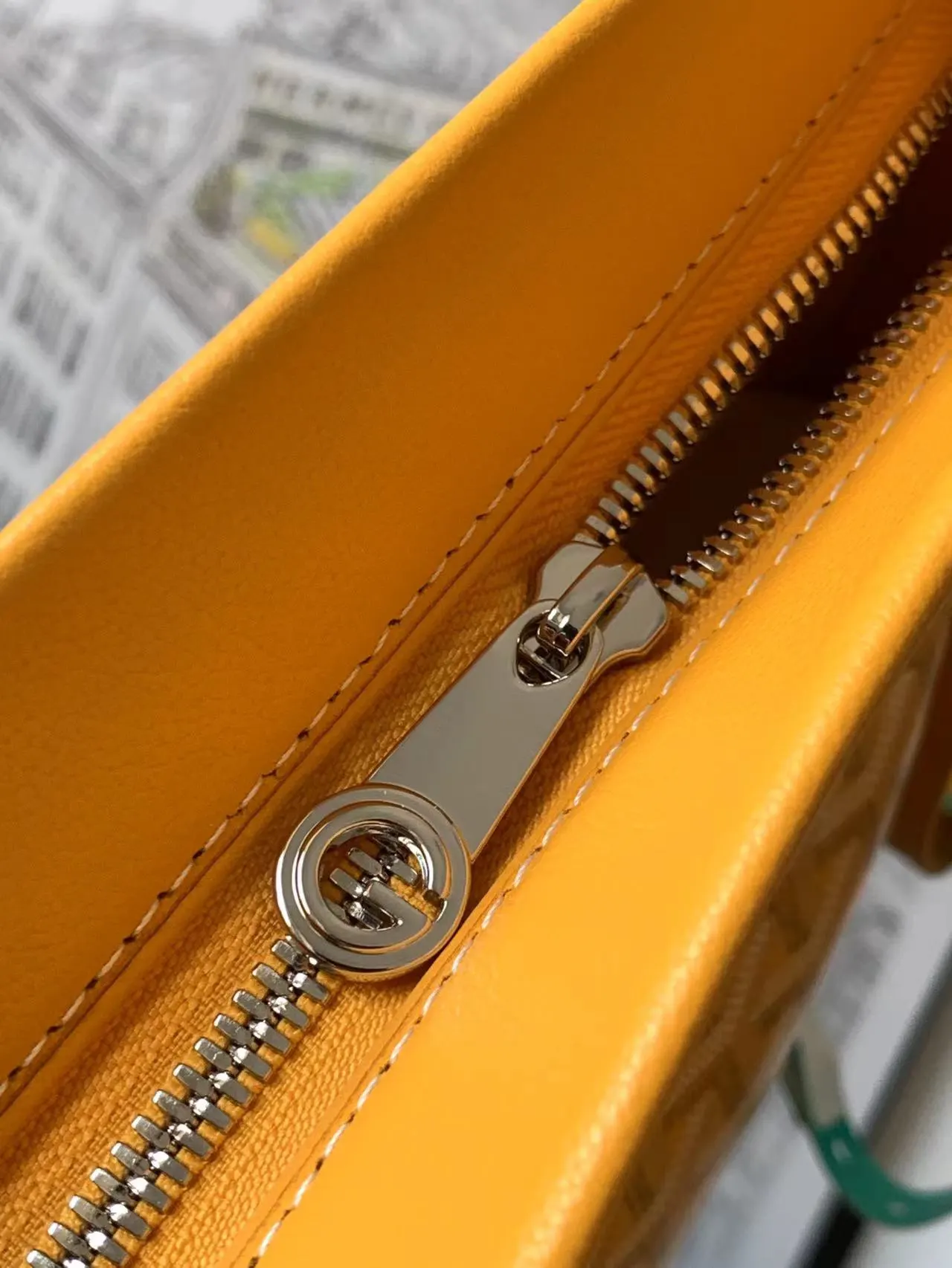 Goyard 黄色 CONTI手拿包是存放日常个人物品的理想伴侣 精致手拿款