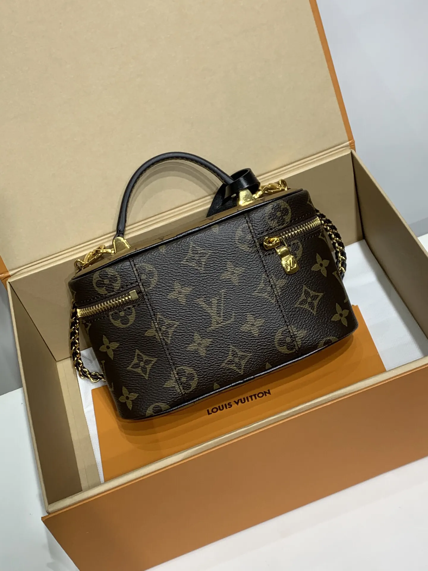 Louis Vuitton Chain Bag Canvas