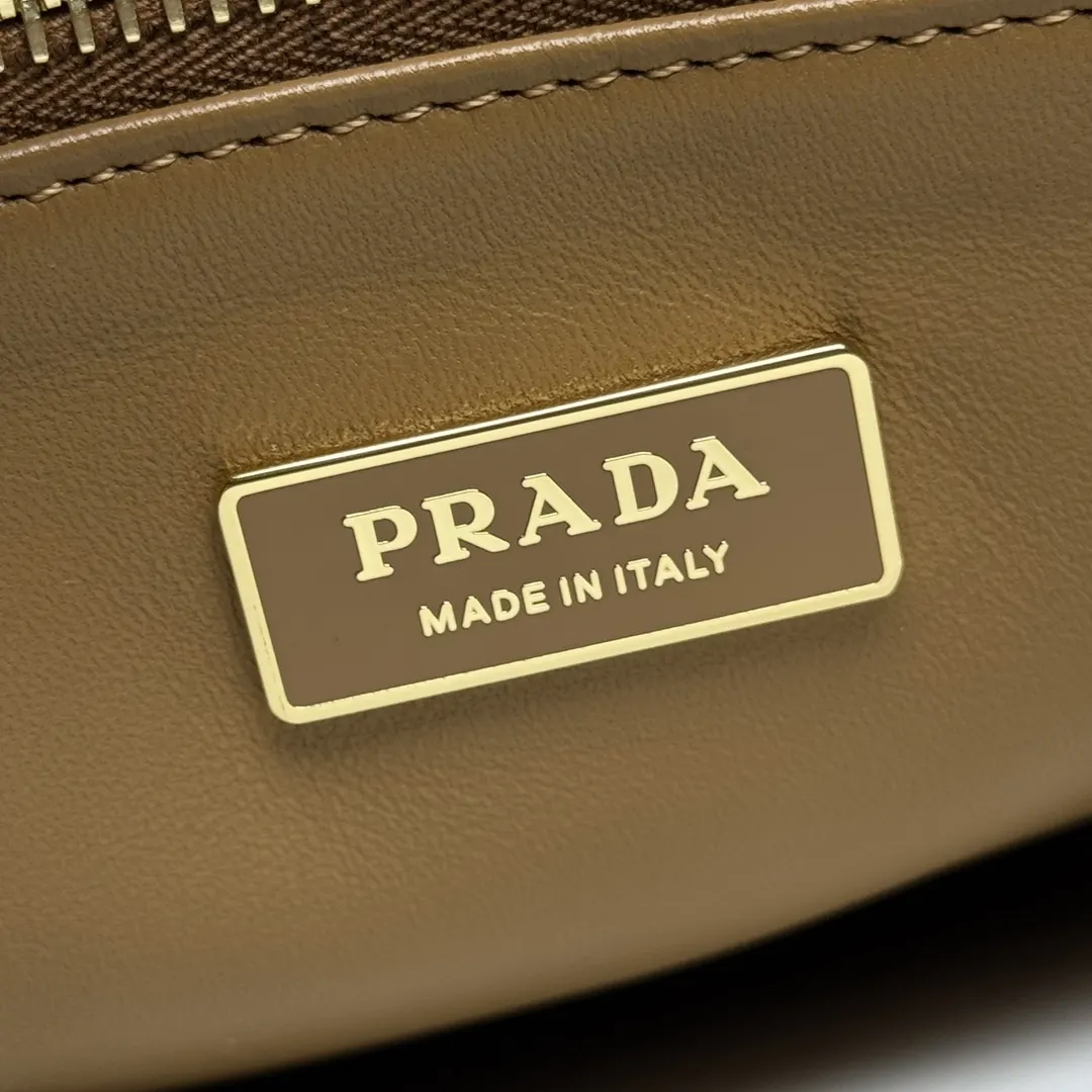 PRADA Saffiano十字纹牛皮 羊皮 三角标 杀手包 經典手提款