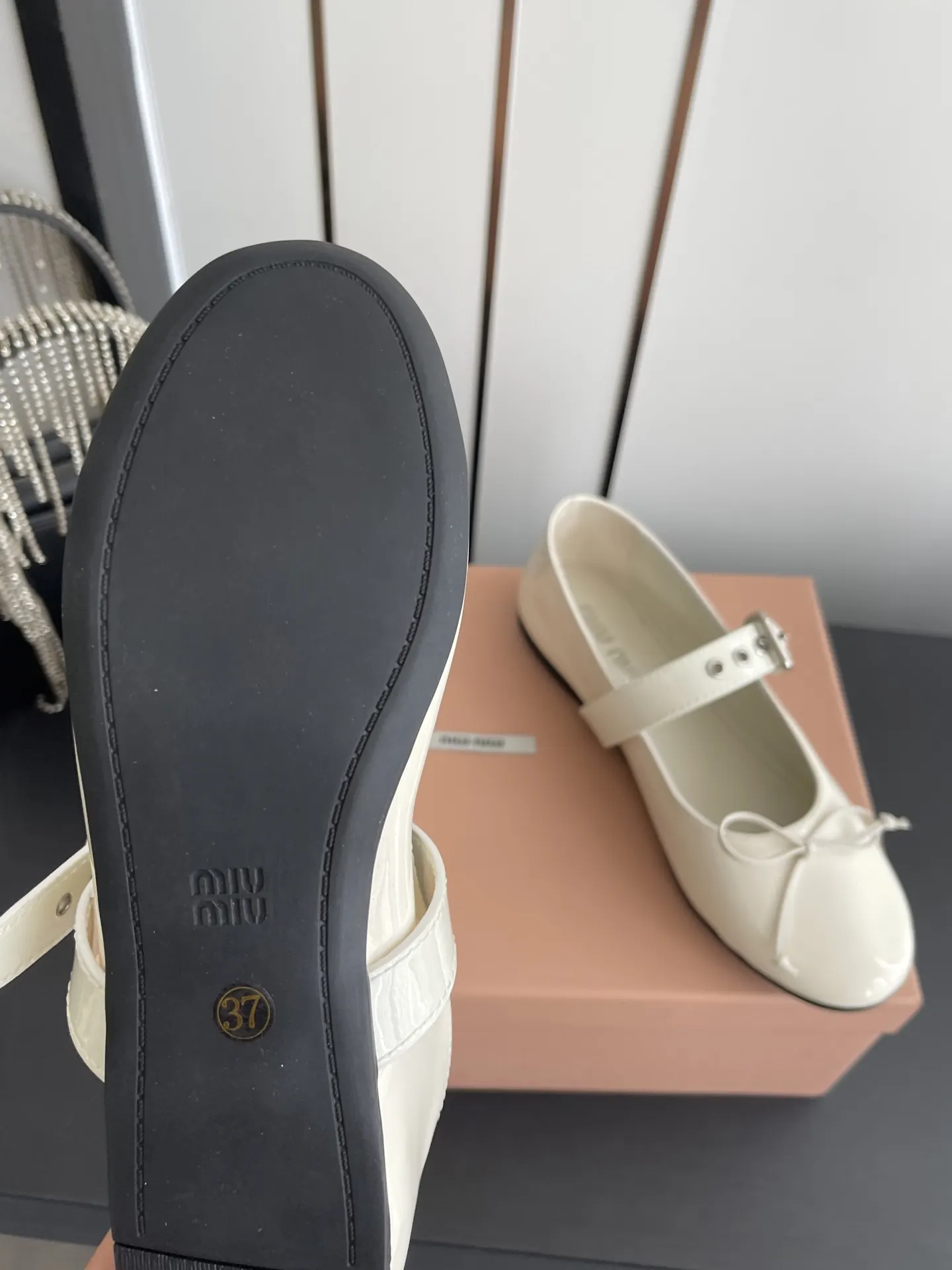 Miu Miu SS 平底鞋 通勤约会款