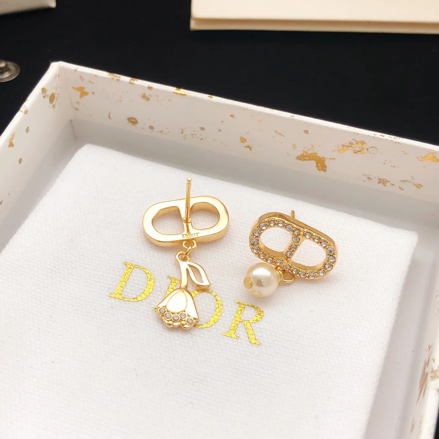 Dior CD吊坠耳环 金色精致