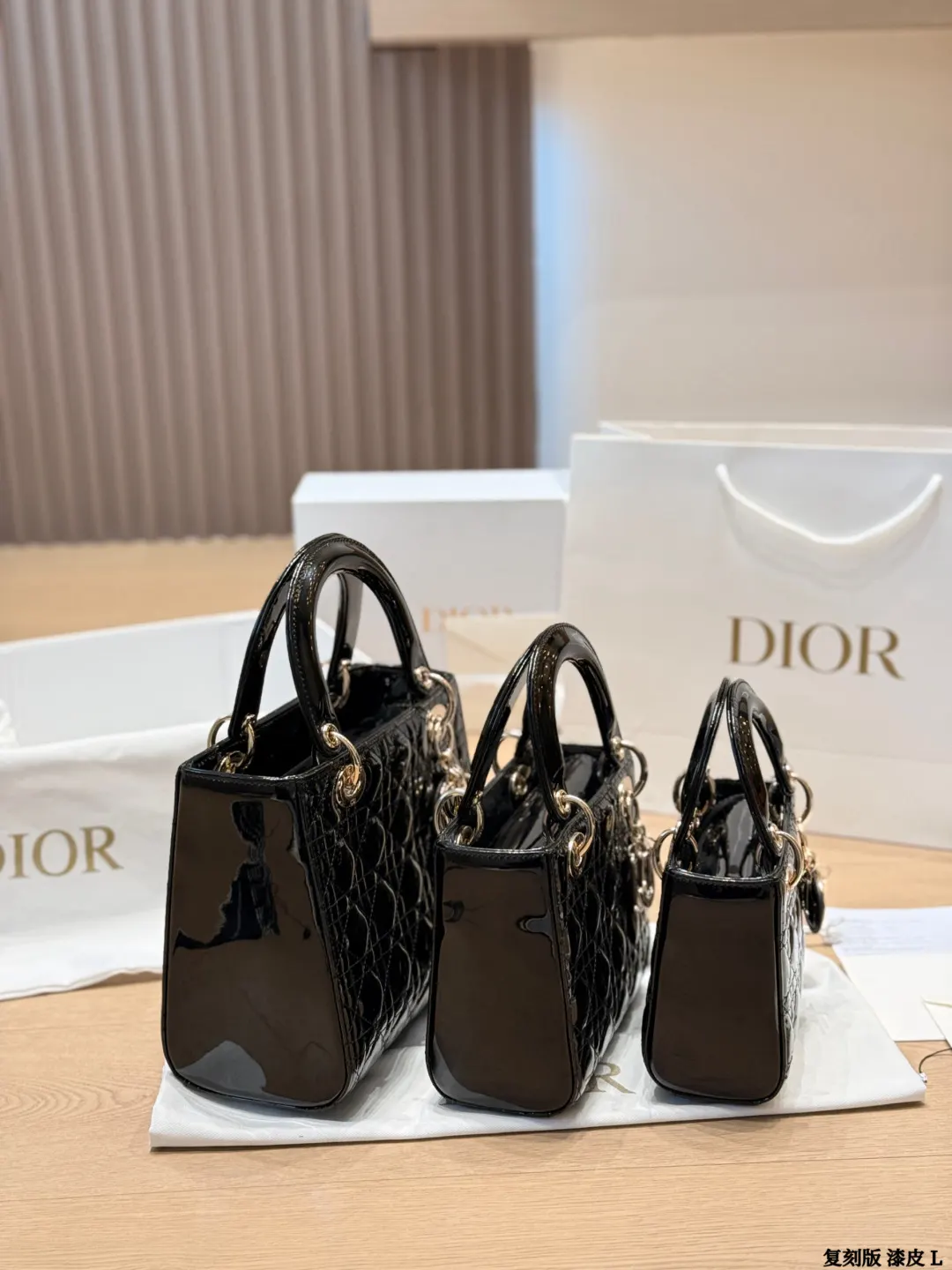 Dior 羊皮手提包