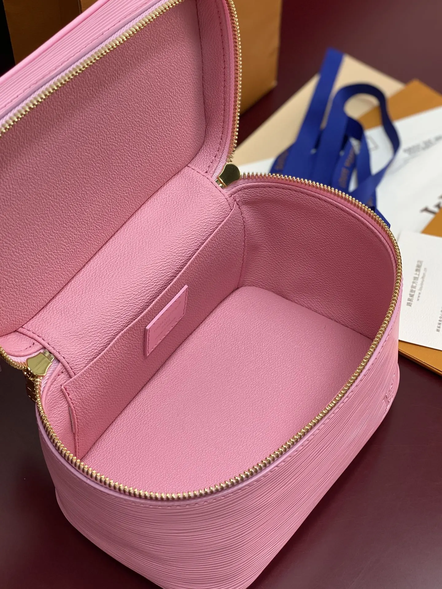 LV 粉色 皮革 批 粉色 中号 化妝包 便携收納款